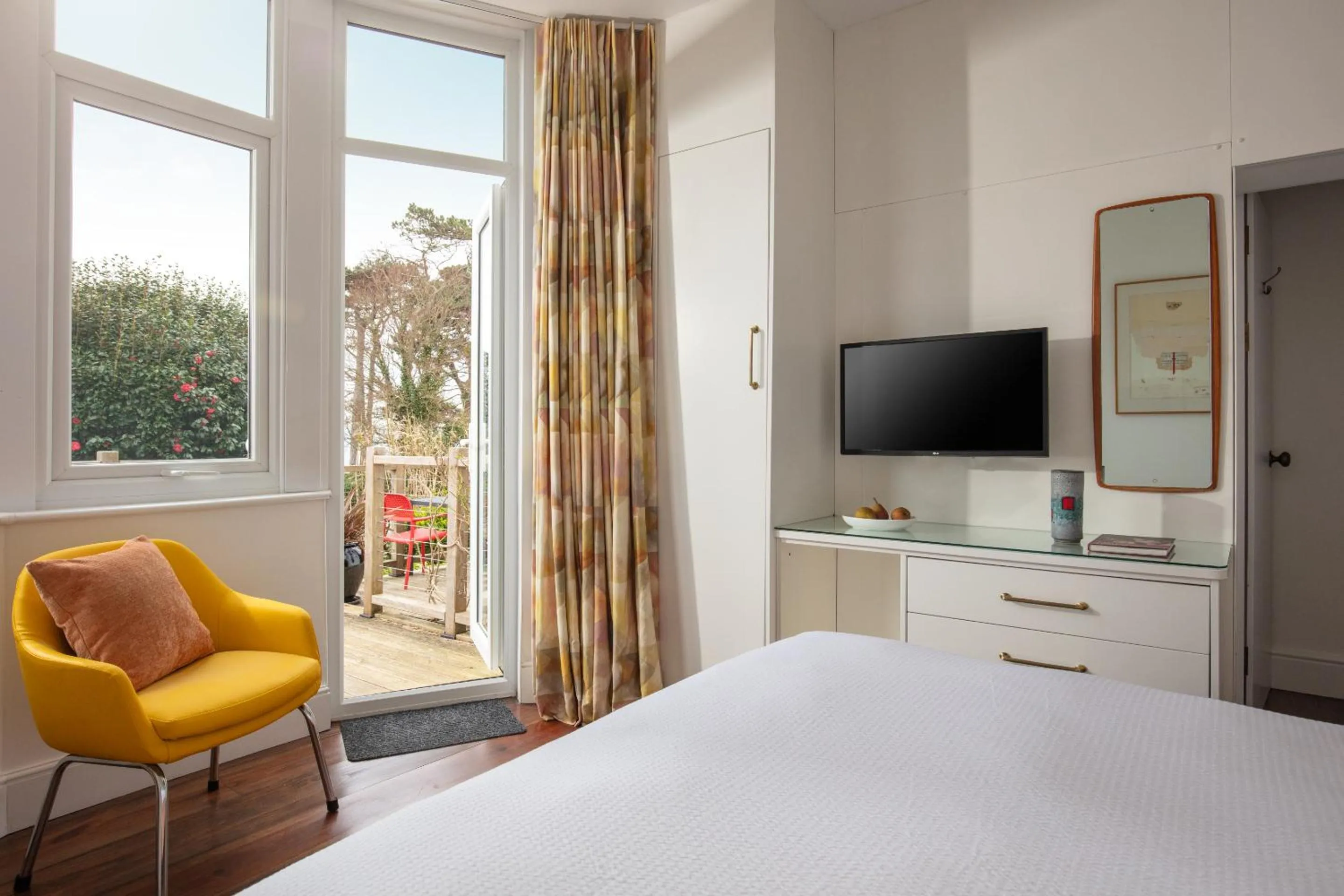 Bedroom, Bed in Chelsea House Holiday Apartments