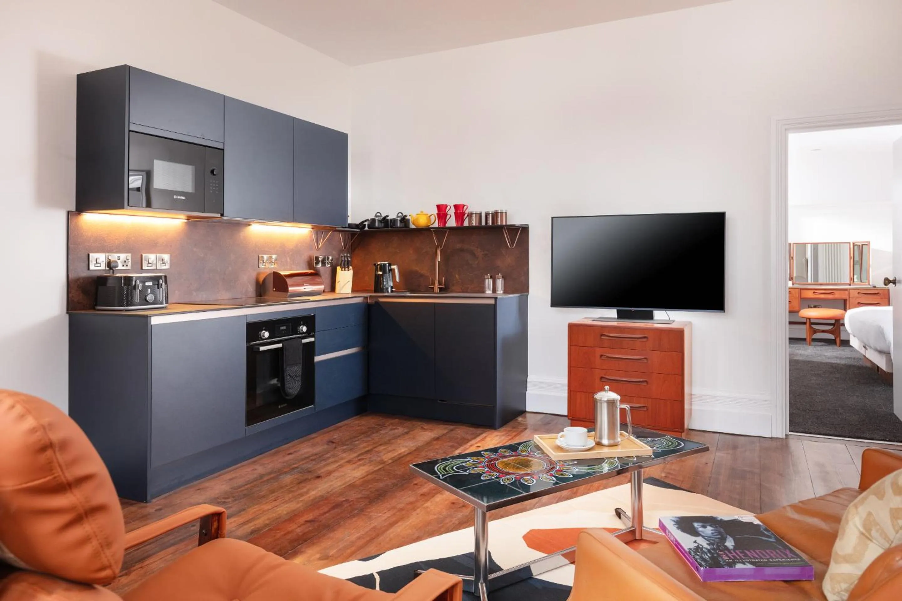 Kitchen or kitchenette in Chelsea House Holiday Apartments