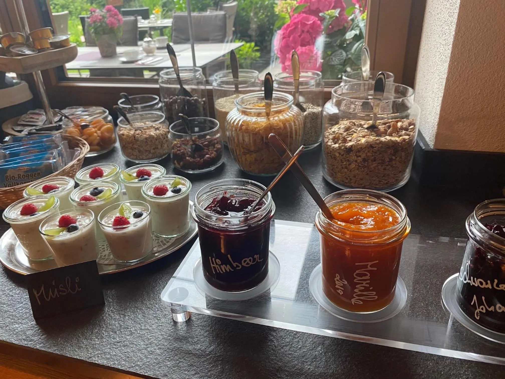 Buffet breakfast in Gästehaus Gratlspitz