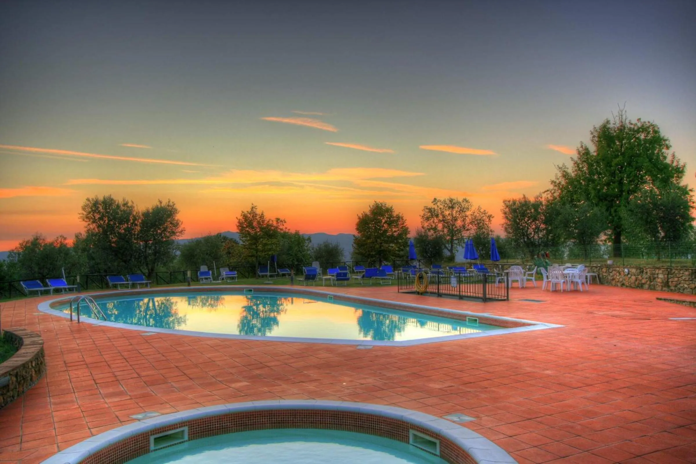 Swimming pool in Hotel Residence Villa Rioddi