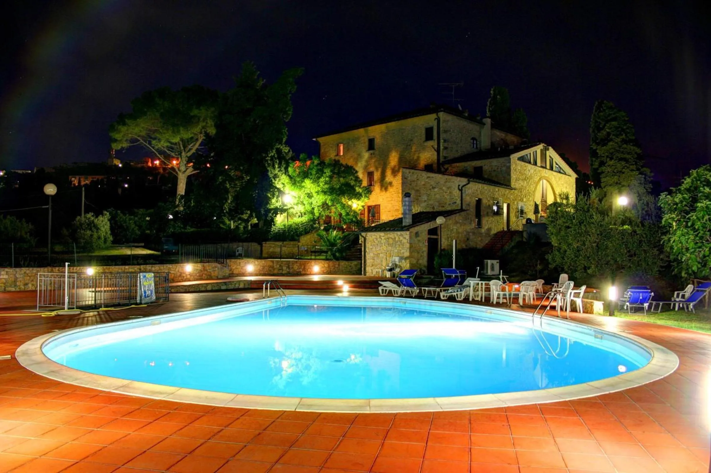 Swimming pool in Hotel Residence Villa Rioddi