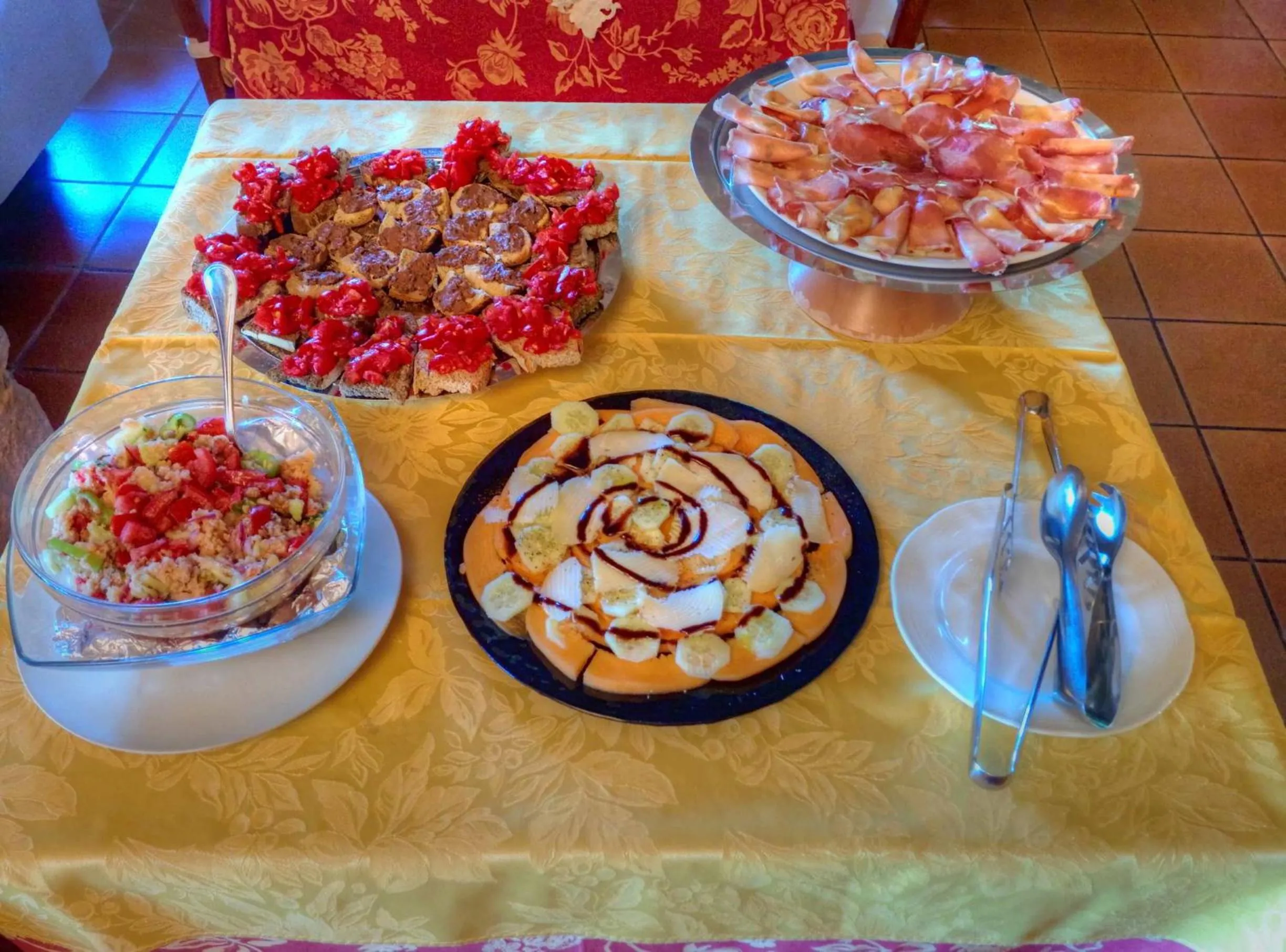 Buffet breakfast in Hotel Residence Villa Rioddi