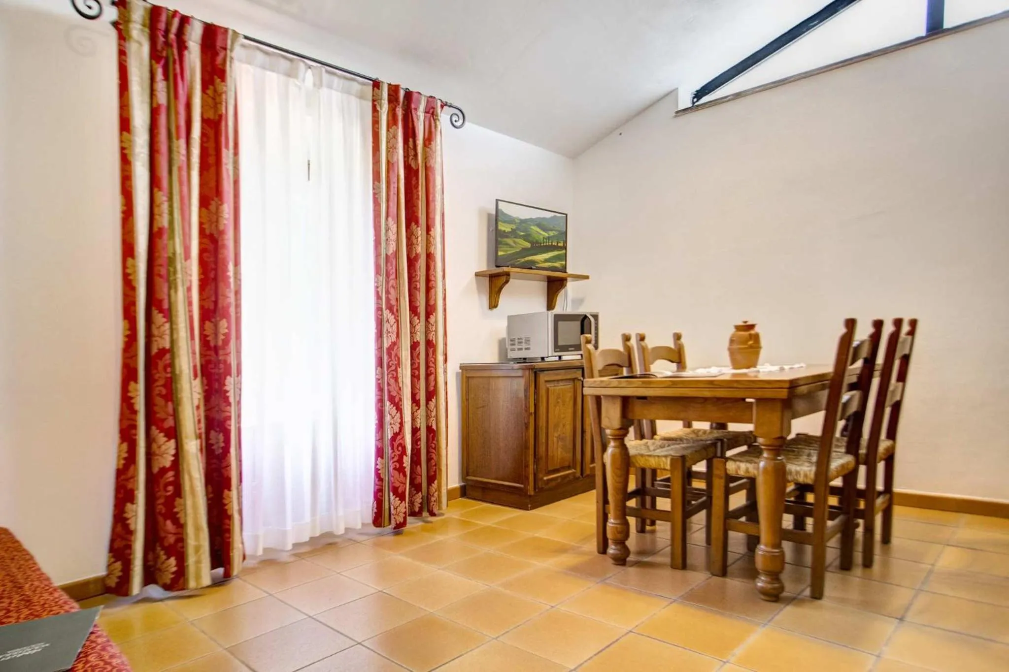 Dining area in Hotel Residence Villa Rioddi
