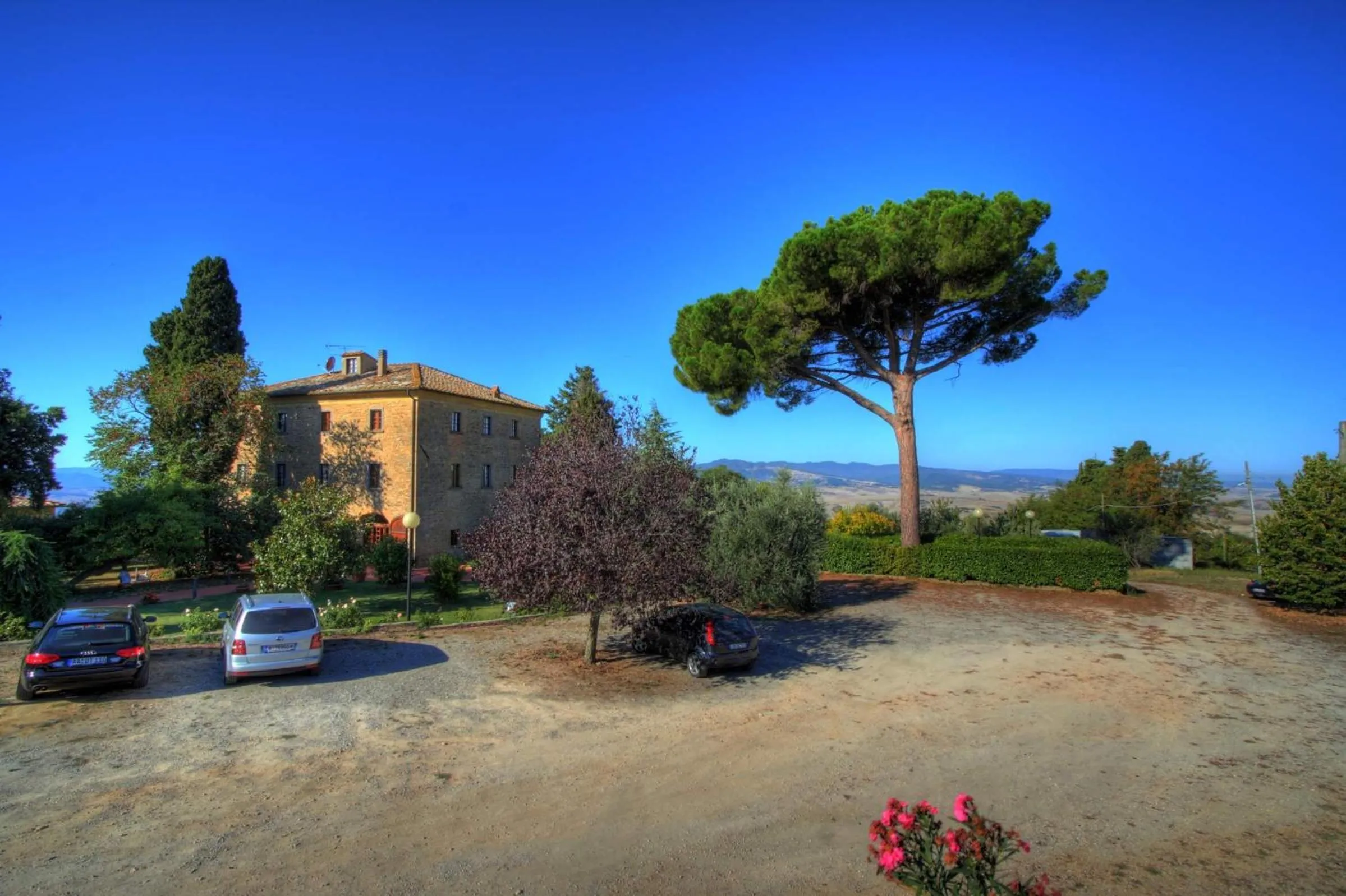 Facade/entrance in Hotel Residence Villa Rioddi