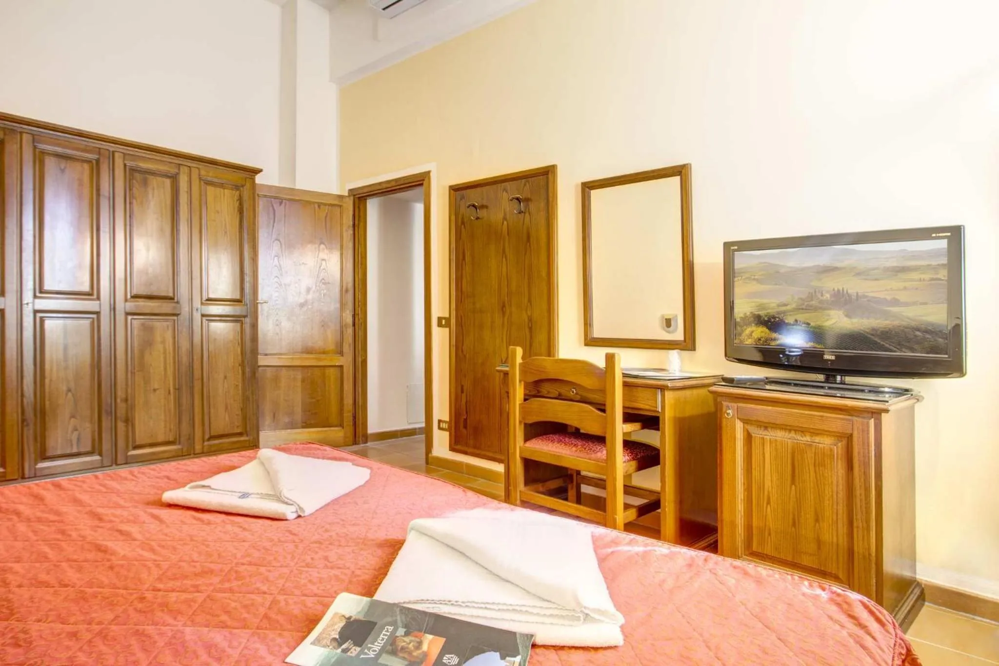 Bedroom, Bed in Hotel Residence Villa Rioddi