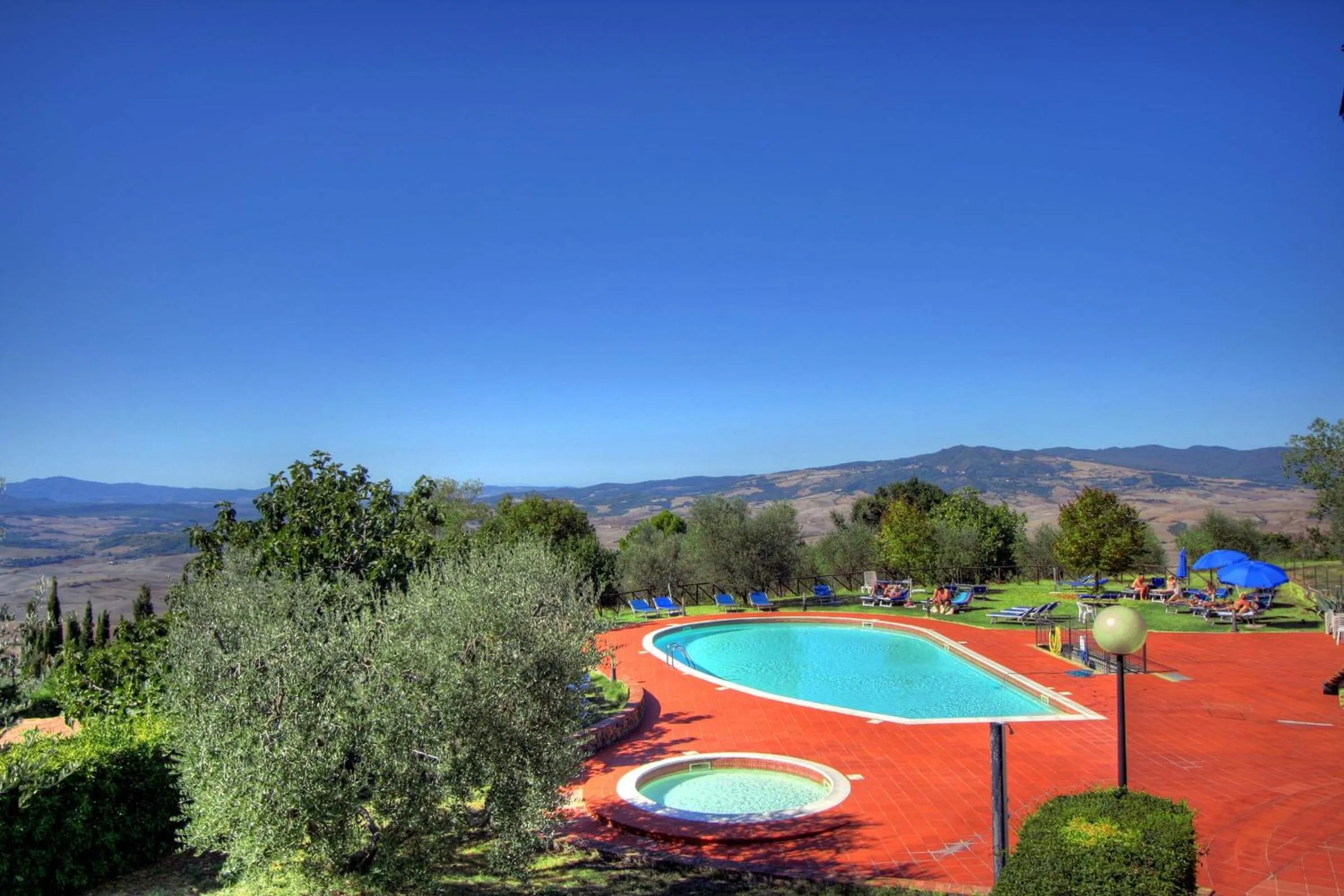Swimming pool in Hotel Residence Villa Rioddi