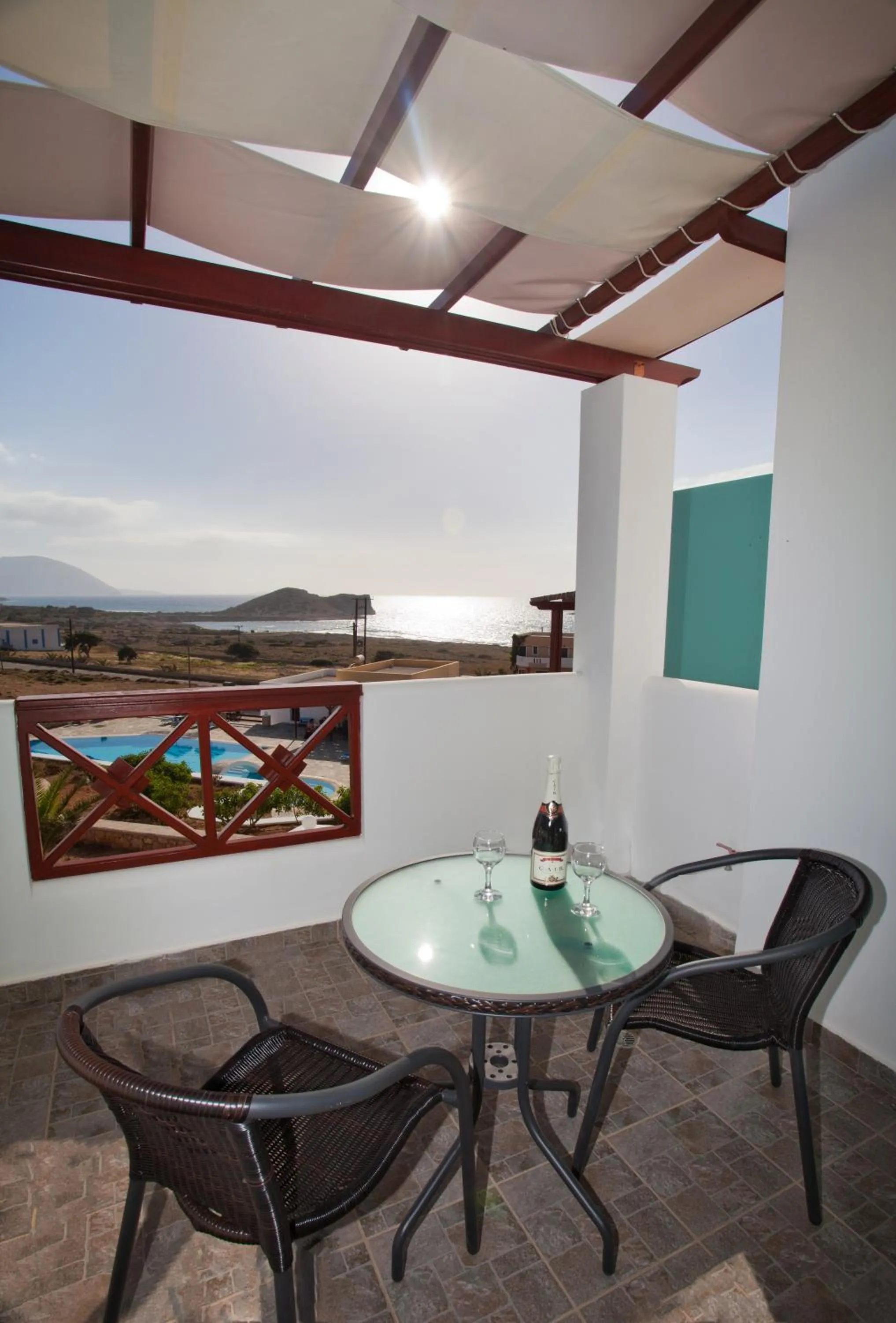 Golden Sun Apartments