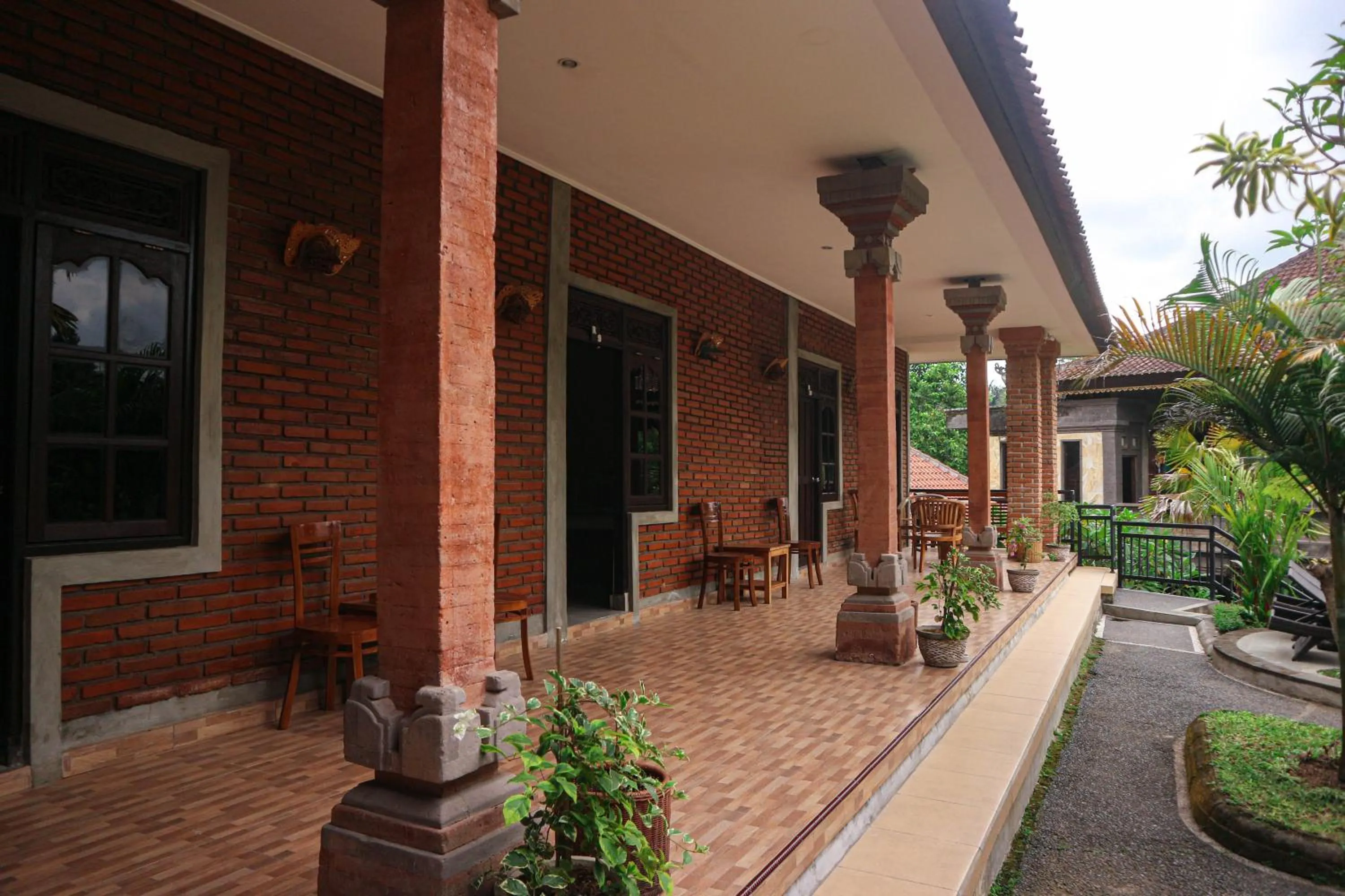 Patio in The Lumbung Jaya by Uniquecations