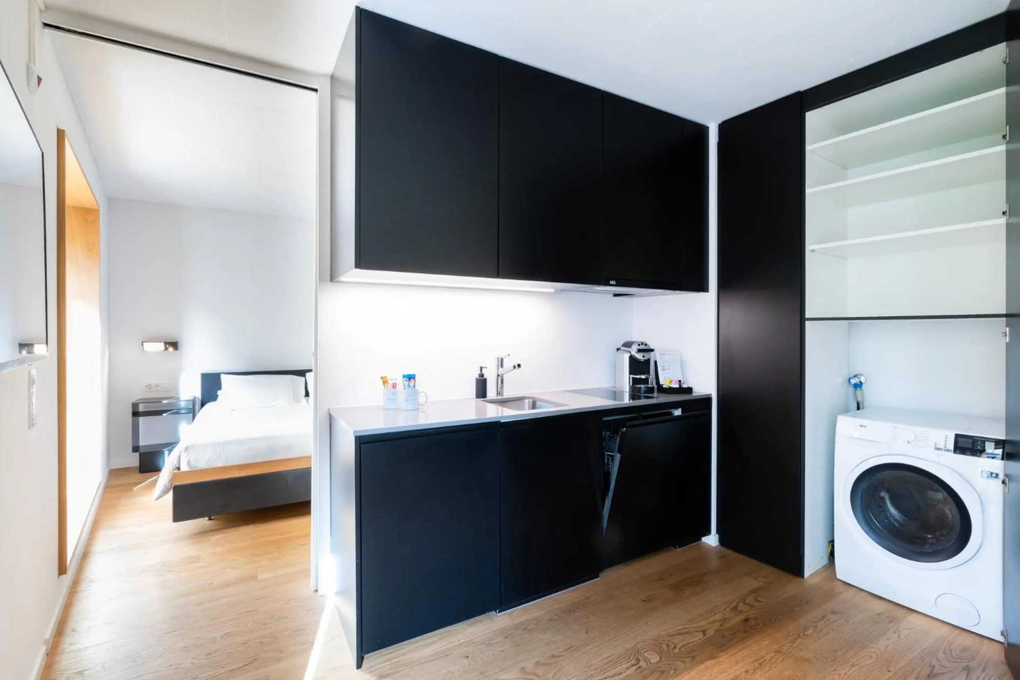 kitchen, Bed in SET Hotel.Residence by Teufelhof Basel