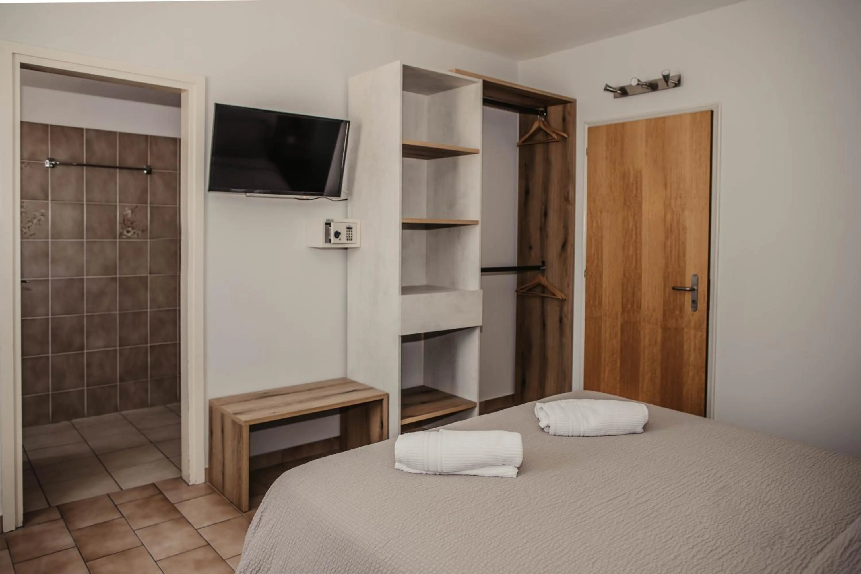 TV and multimedia, Bed in Albergo Ristorante Al Portico