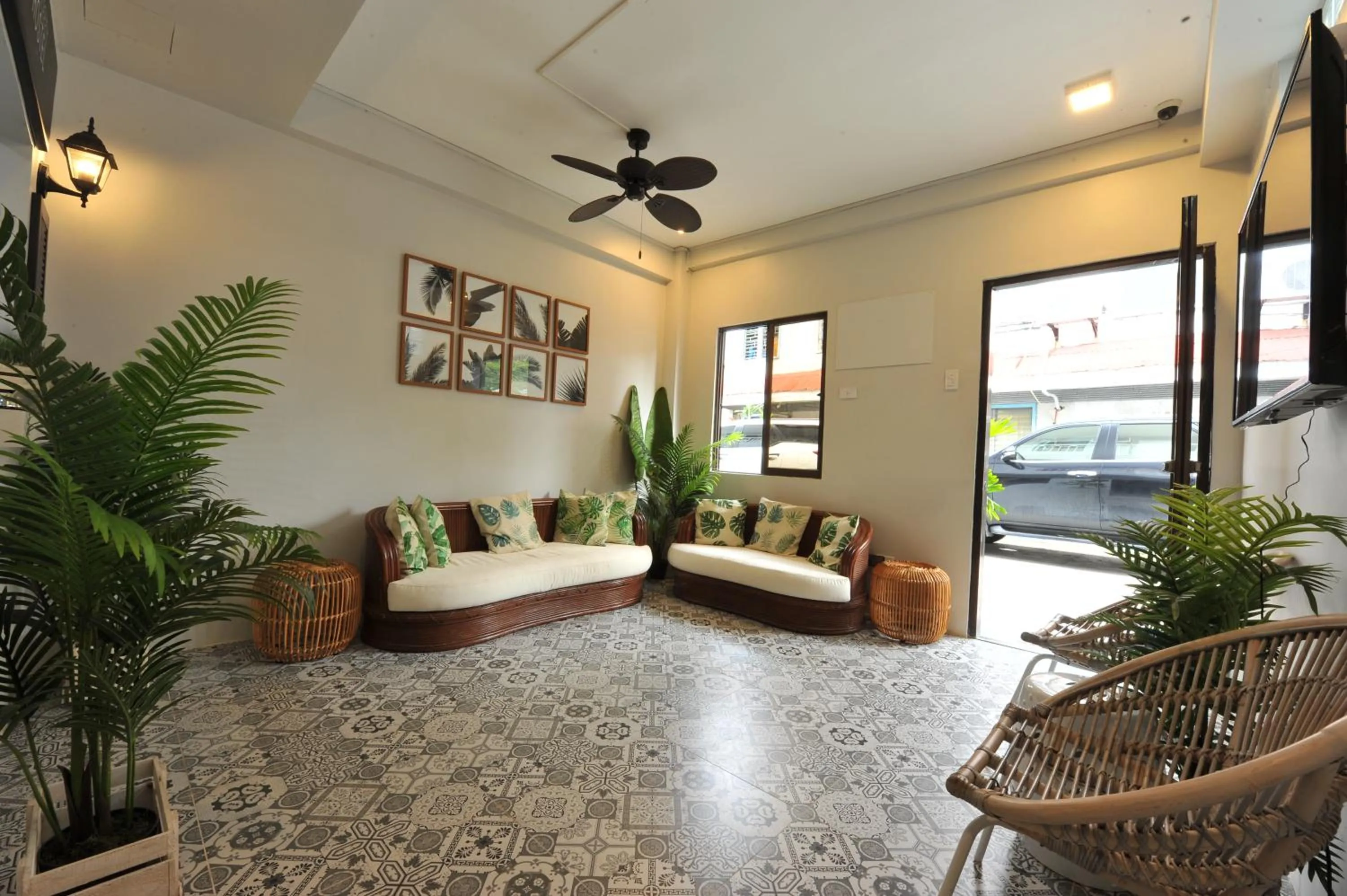 Living room in Down South Hostel