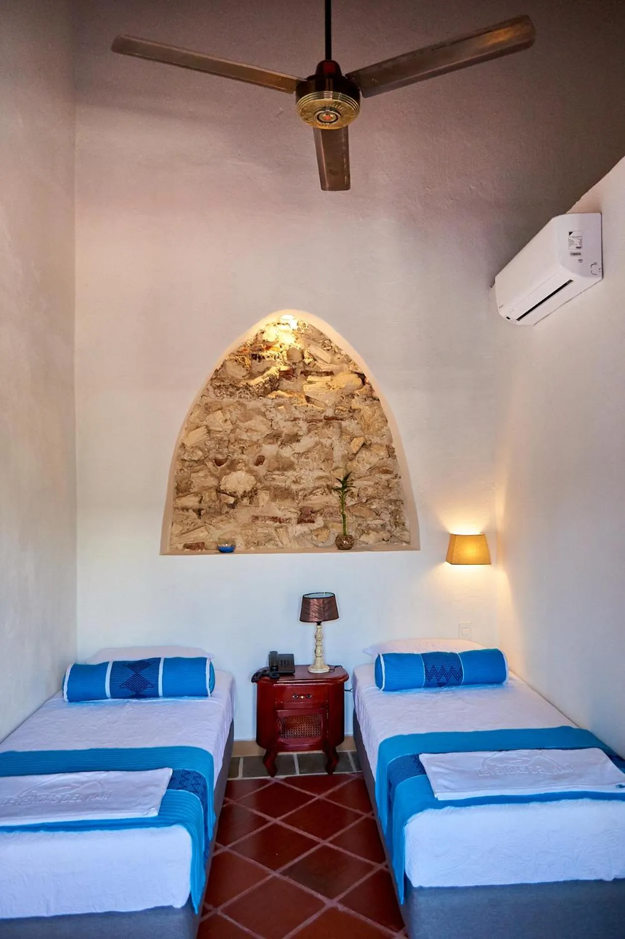 Bathroom, Bed in Cartagena Legends