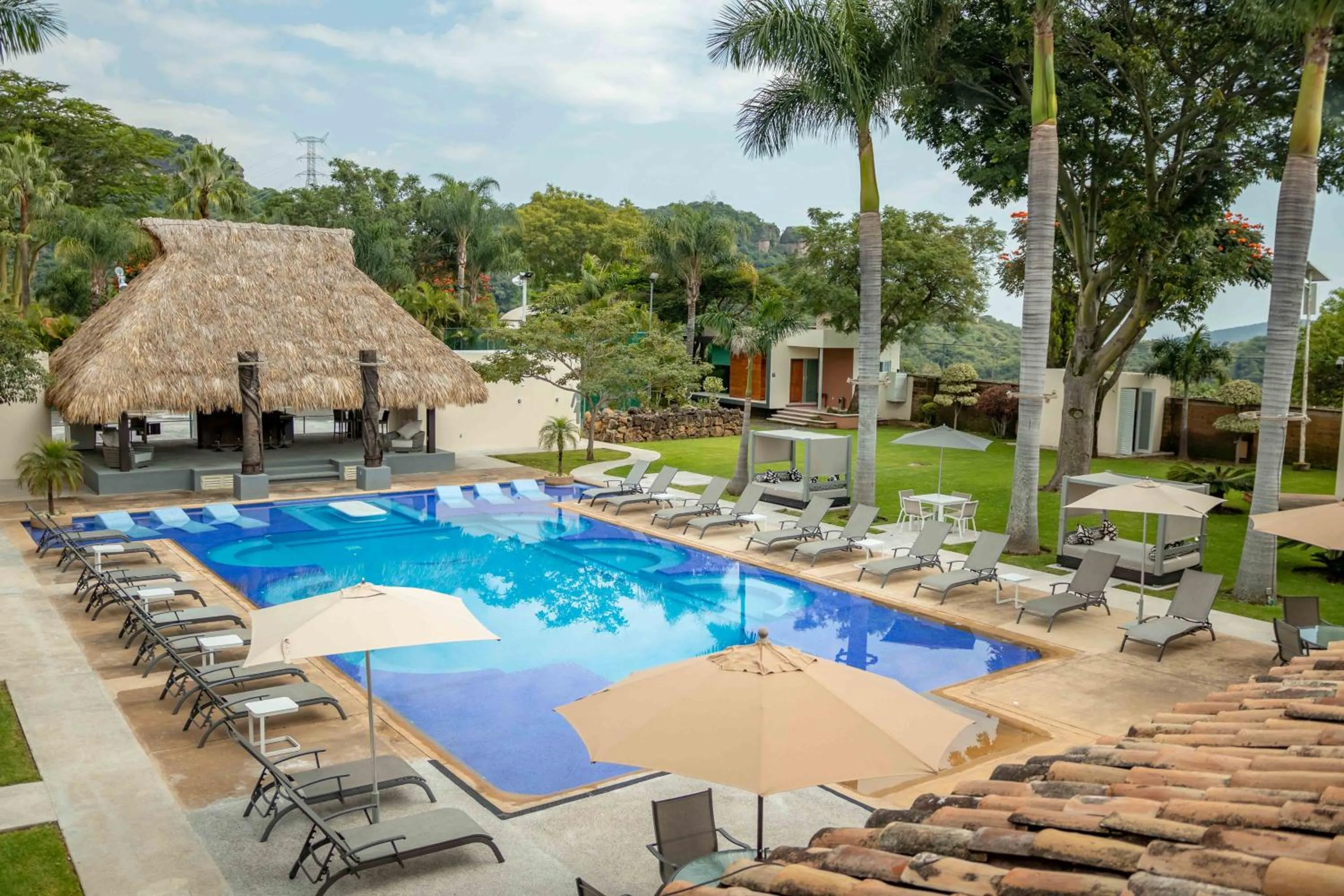 Pool view in Alilo by Muuk