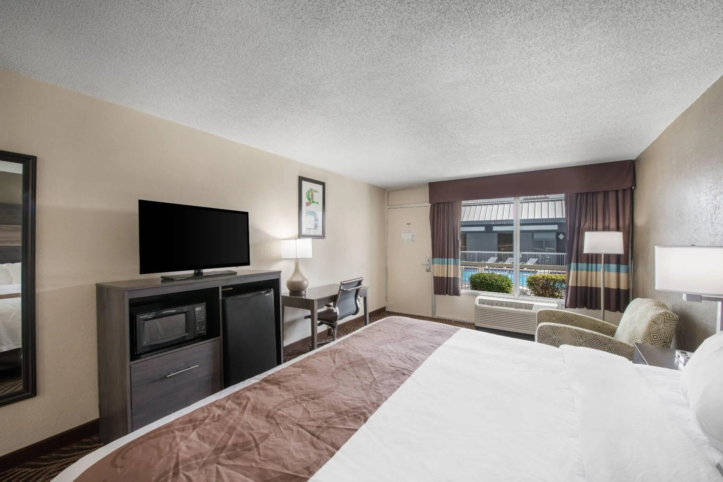 Bedroom, Bed in Quality Inn Concord Kannapolis