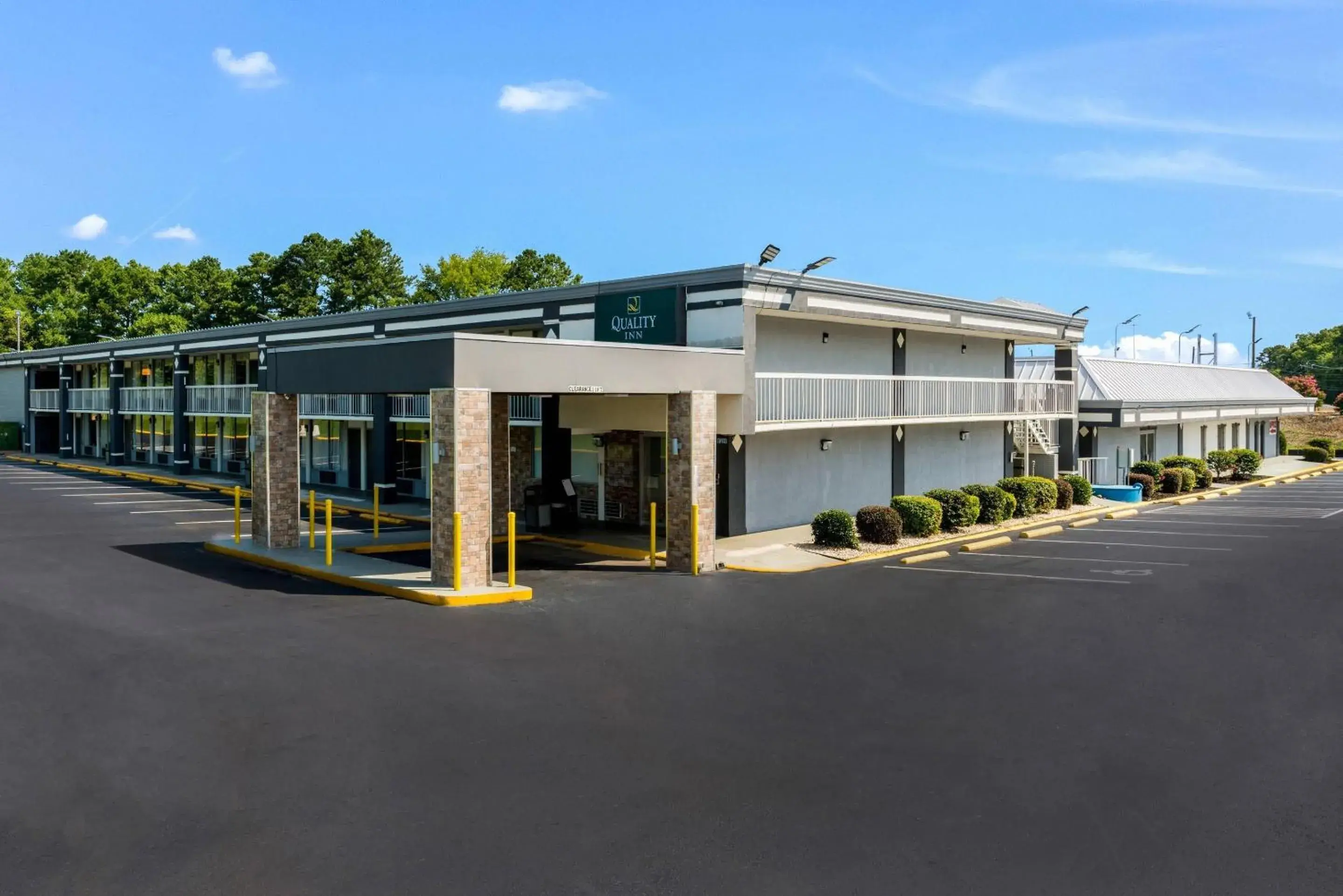 Property building in Quality Inn Concord Kannapolis Property building in Quality Inn Concord Kannapolis