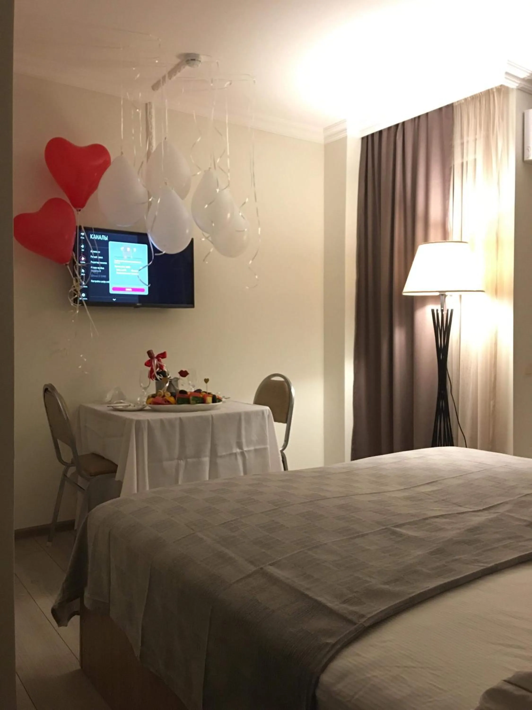 Evening entertainment, Bed in Hotel Aristocrat Batumi