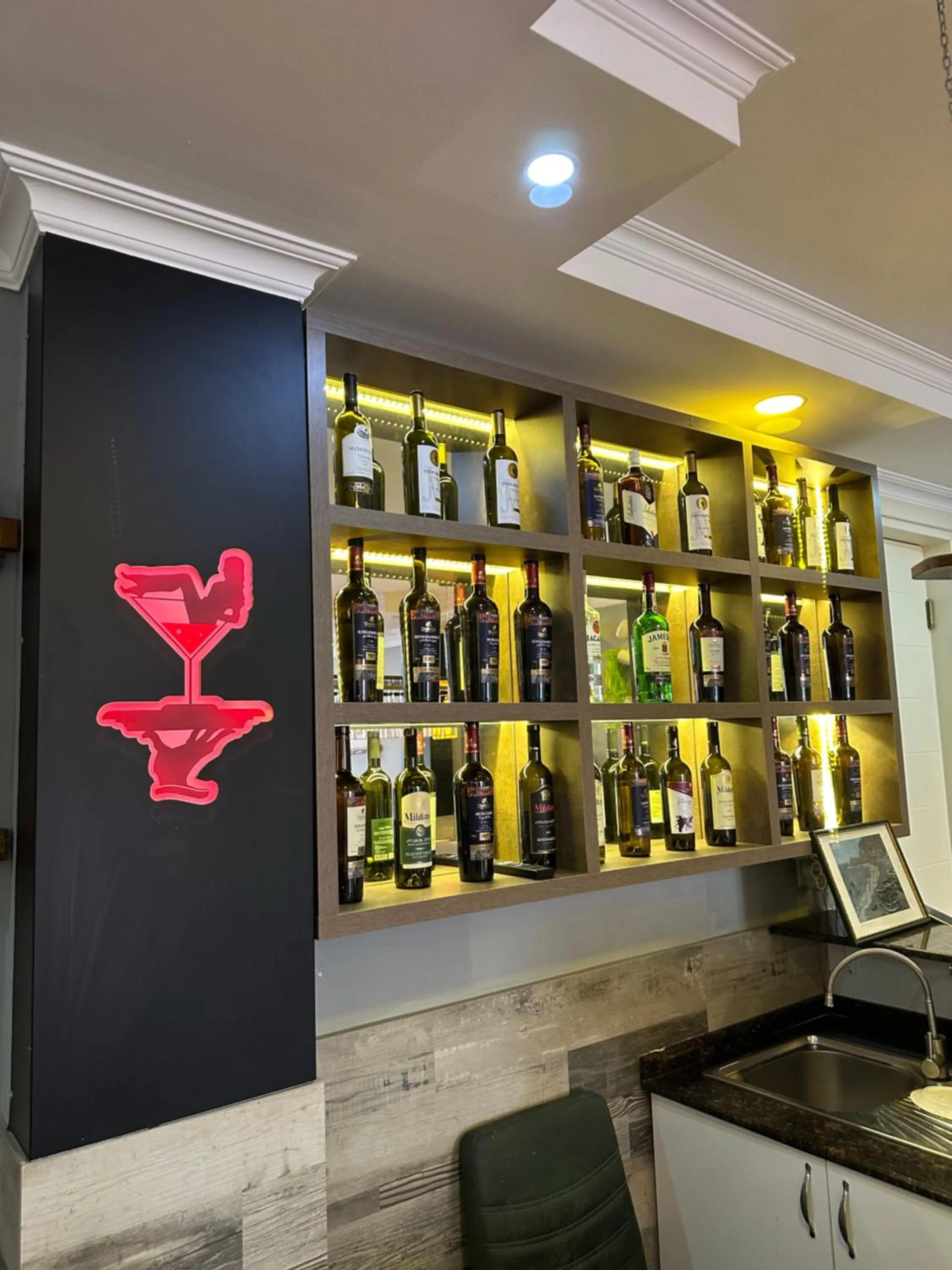 Restaurant/places to eat in Hotel Aristocrat Batumi