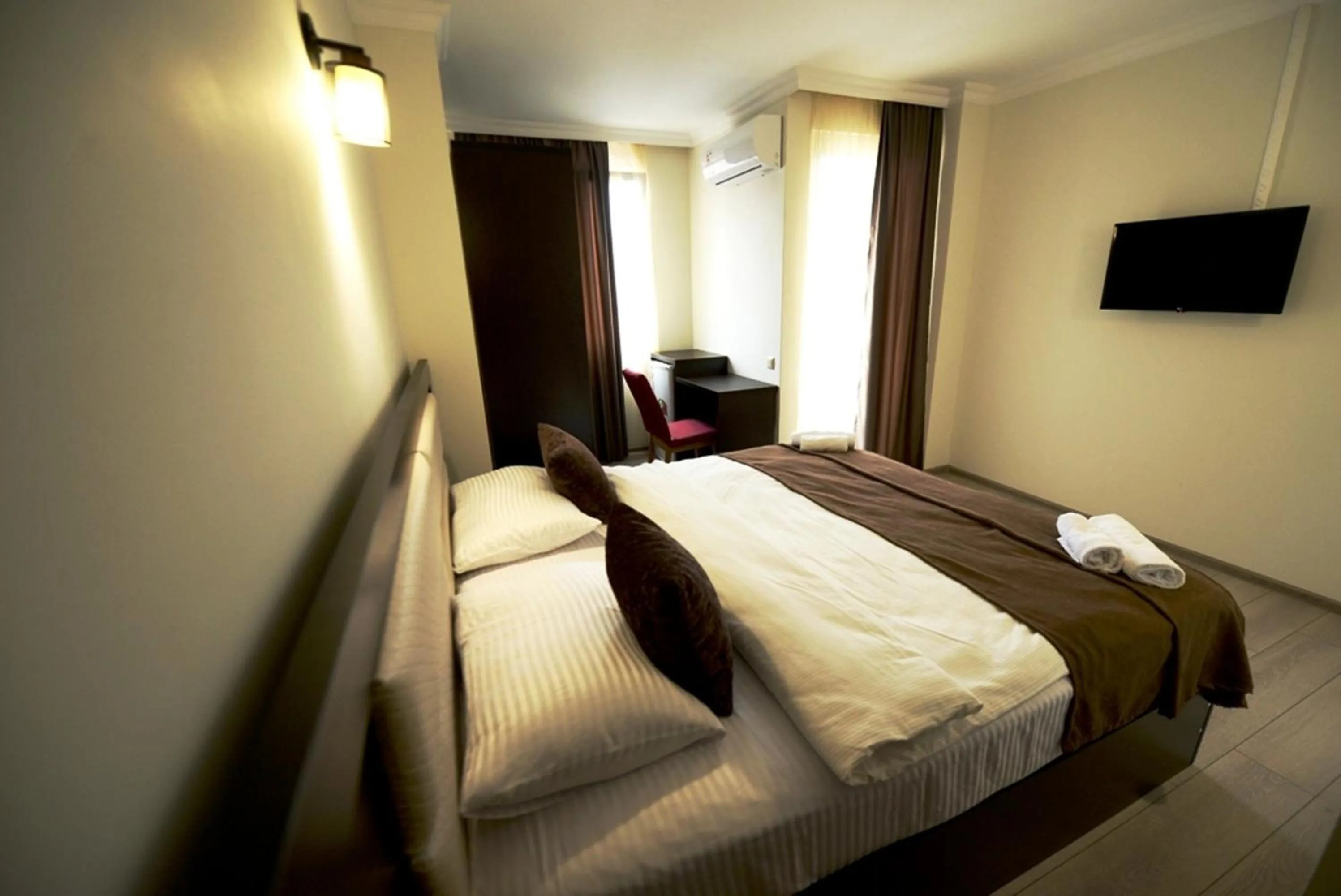 Photo of the whole room, Bed in Hotel Aristocrat Batumi