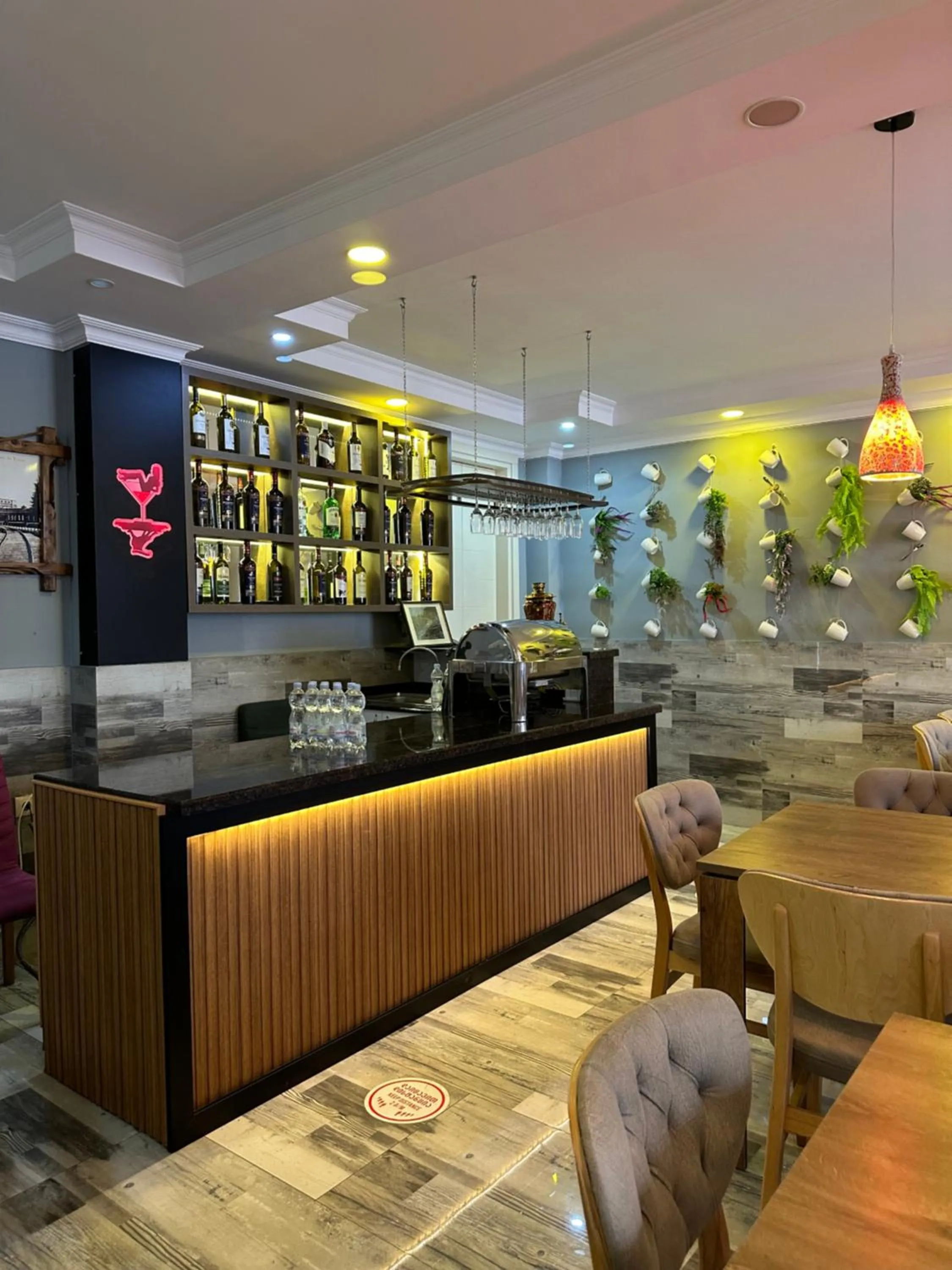 Restaurant/places to eat in Hotel Aristocrat Batumi