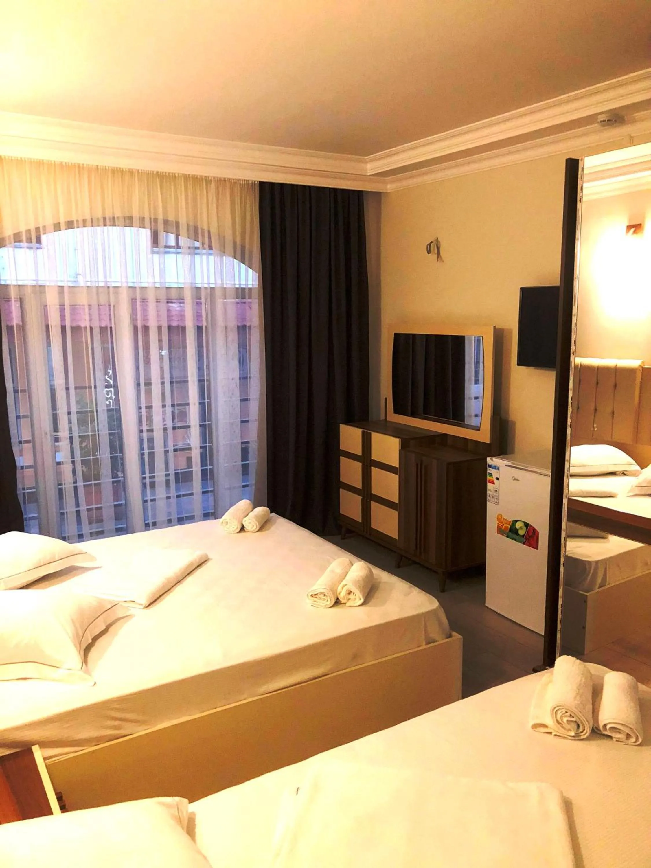 Bedroom, Bed in Hotel Aristocrat Batumi