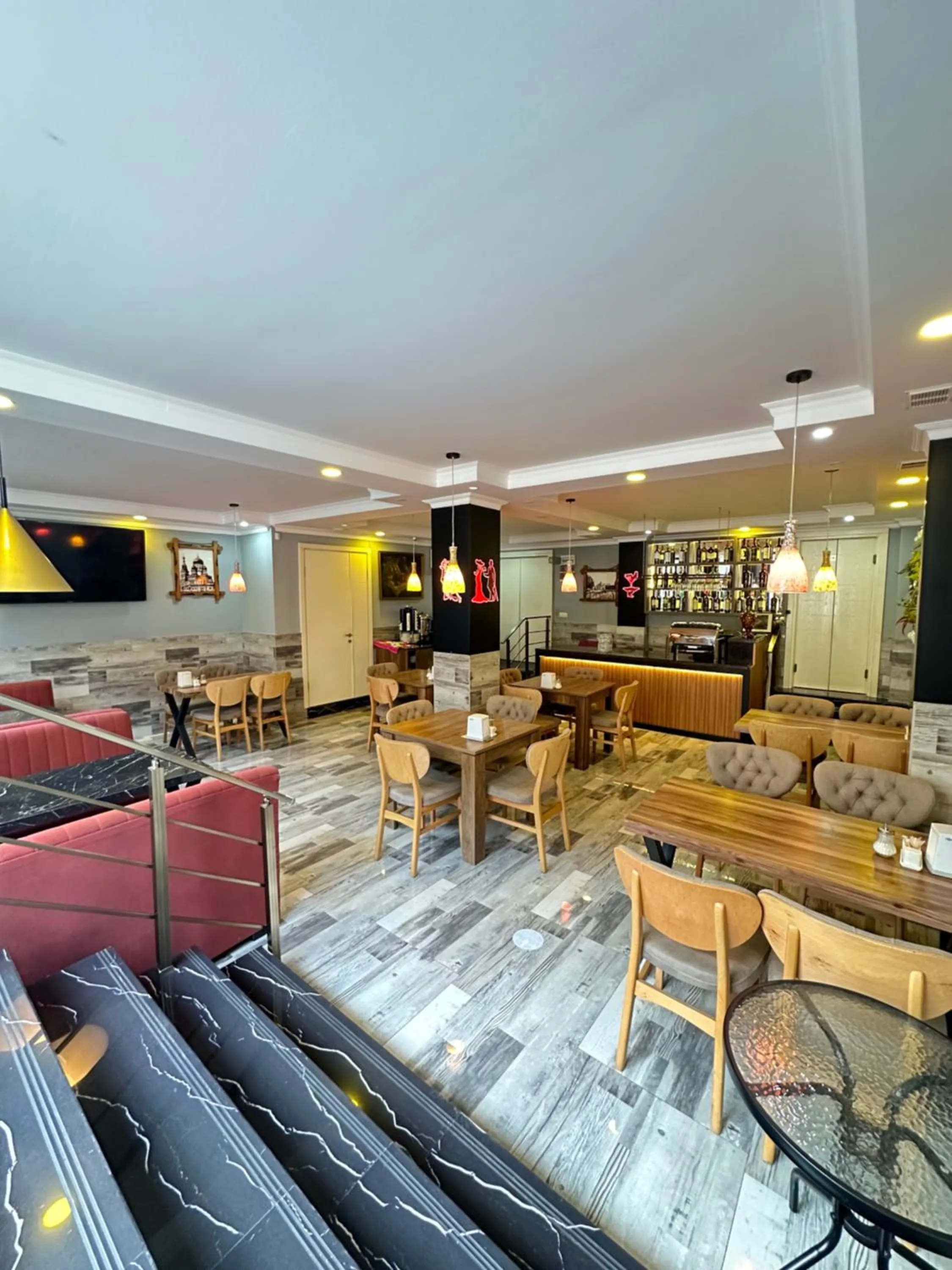 Restaurant/places to eat in Hotel Aristocrat Batumi