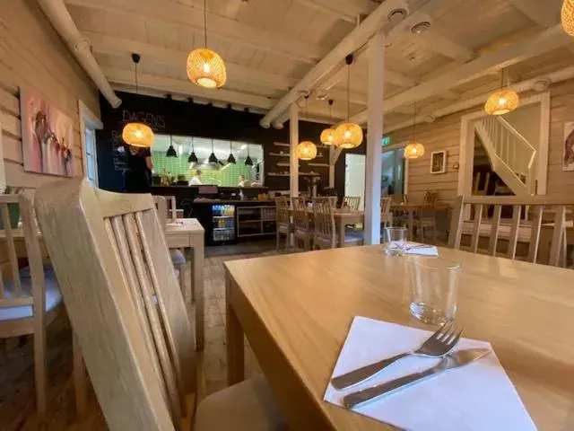 Restaurant/places to eat in Eliassen Rorbuer Restaurant/places to eat in Eliassen Rorbuer