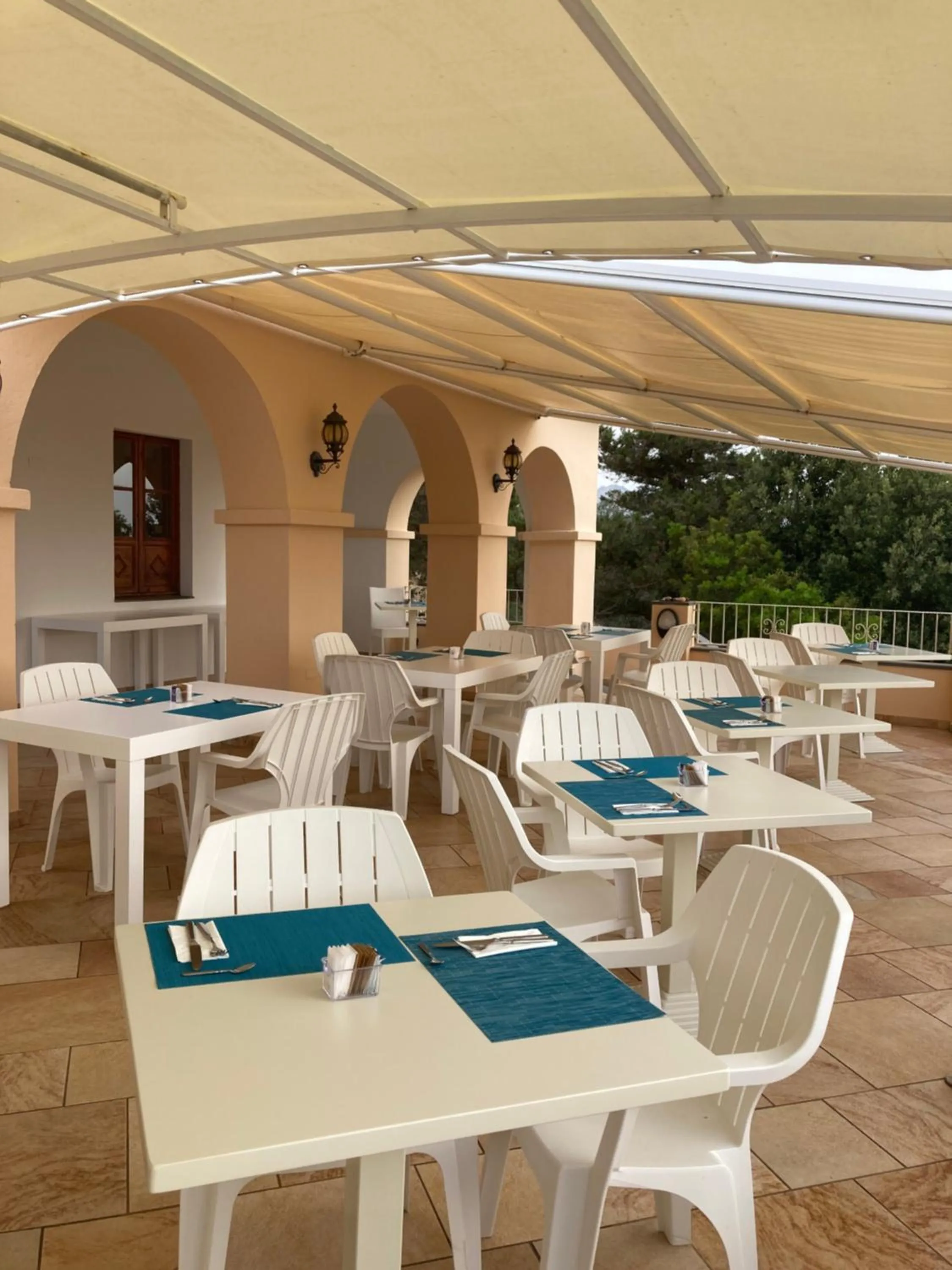 Restaurant/places to eat in Hotel Villa Campana