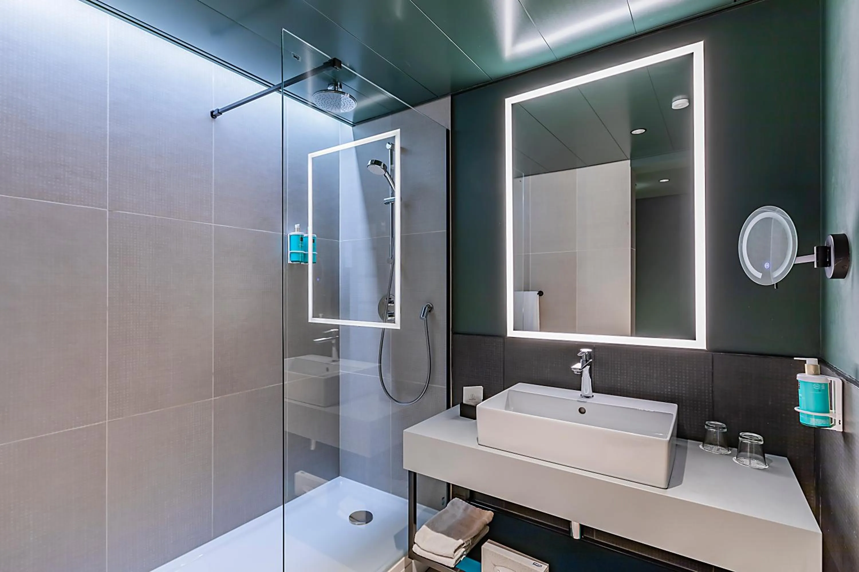 Bathroom in Novotel Lisboa