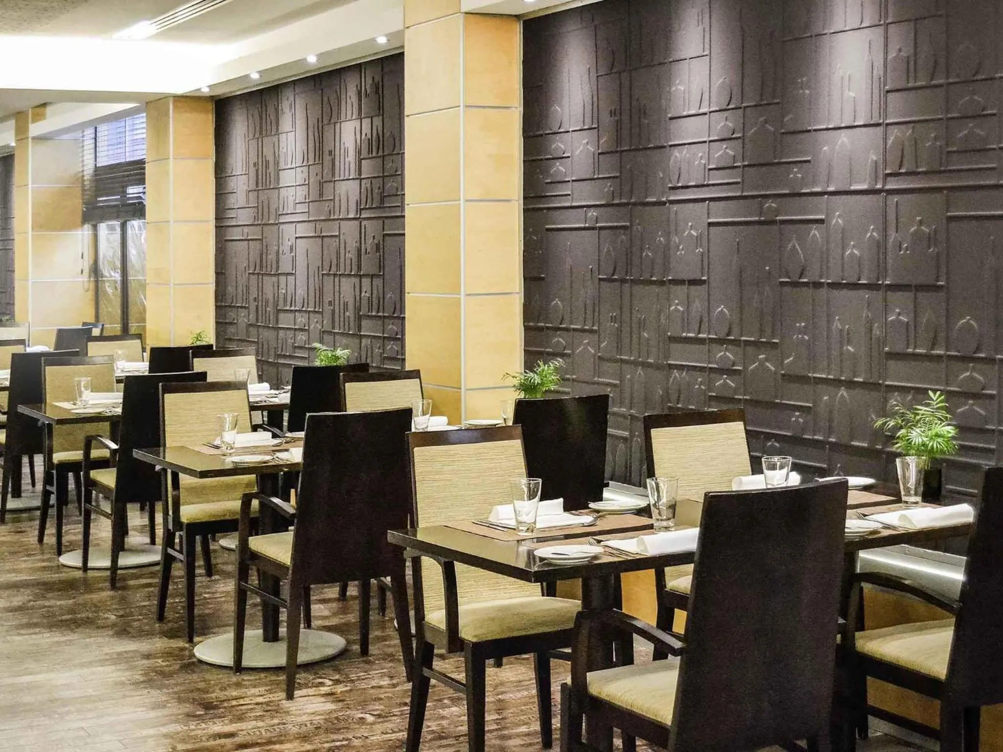 Restaurant/places to eat in Novotel Lisboa