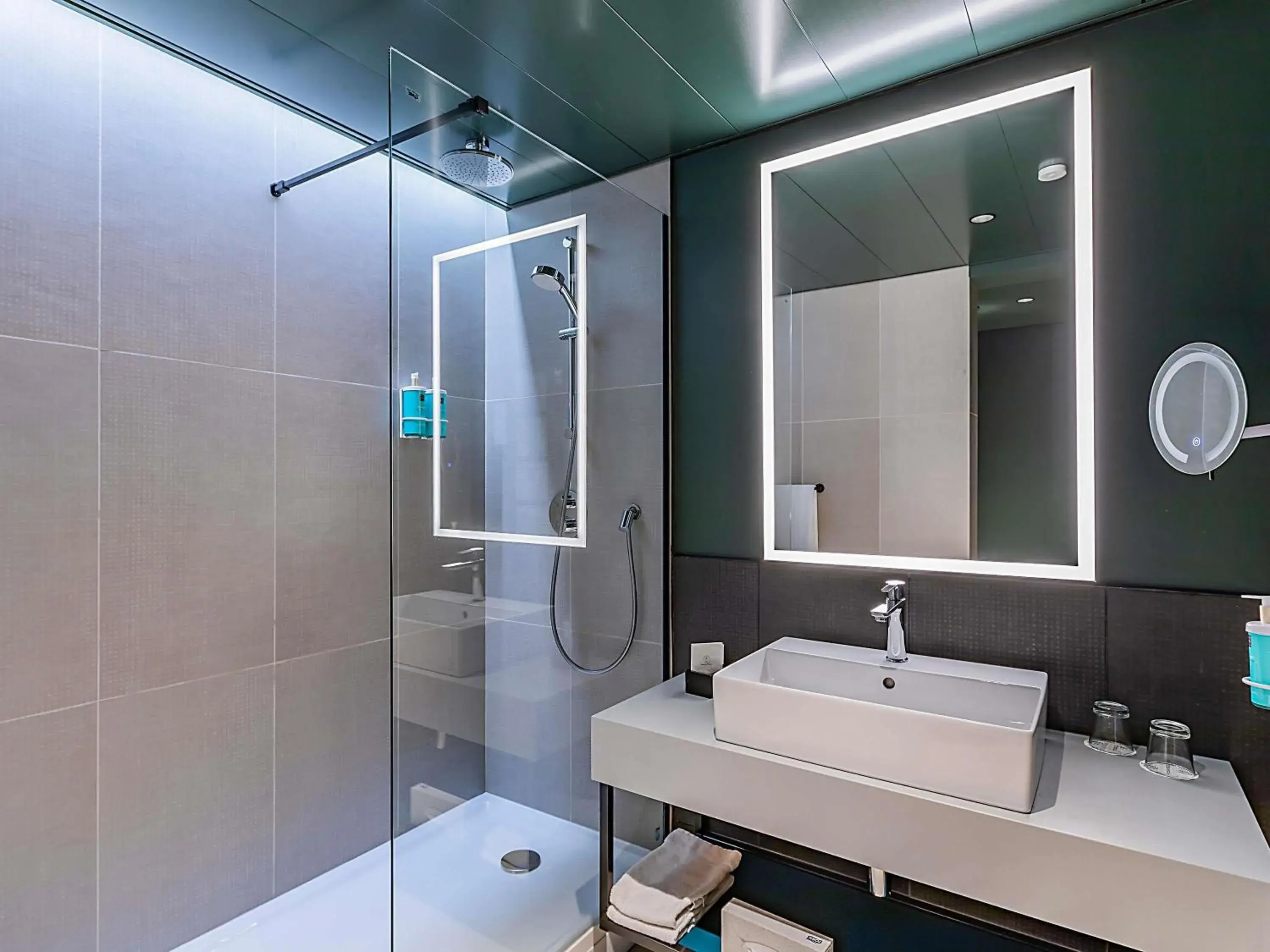 Bedroom in Novotel Lisboa Bedroom in Novotel Lisboa