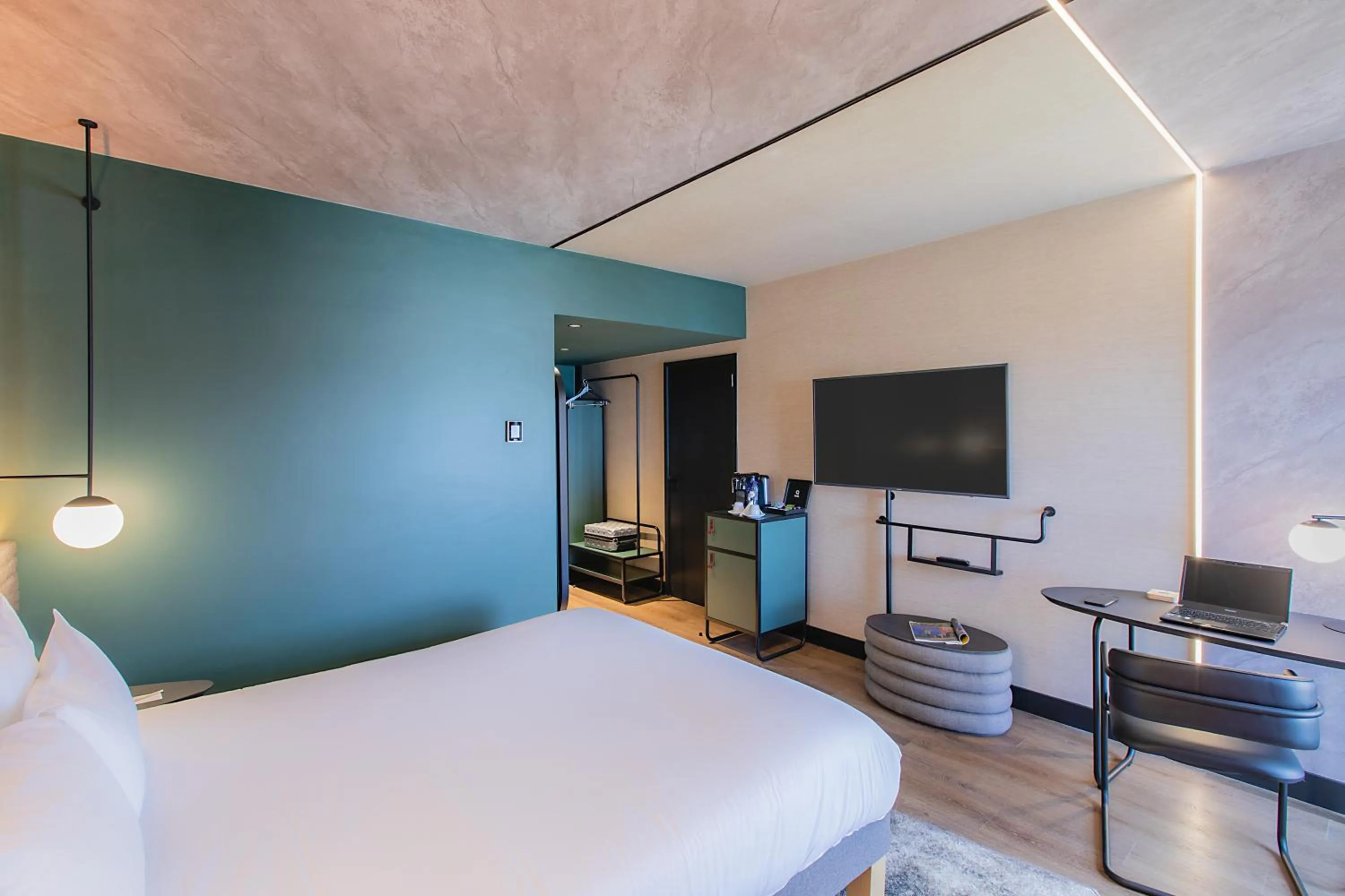 Bed in Novotel Lisboa