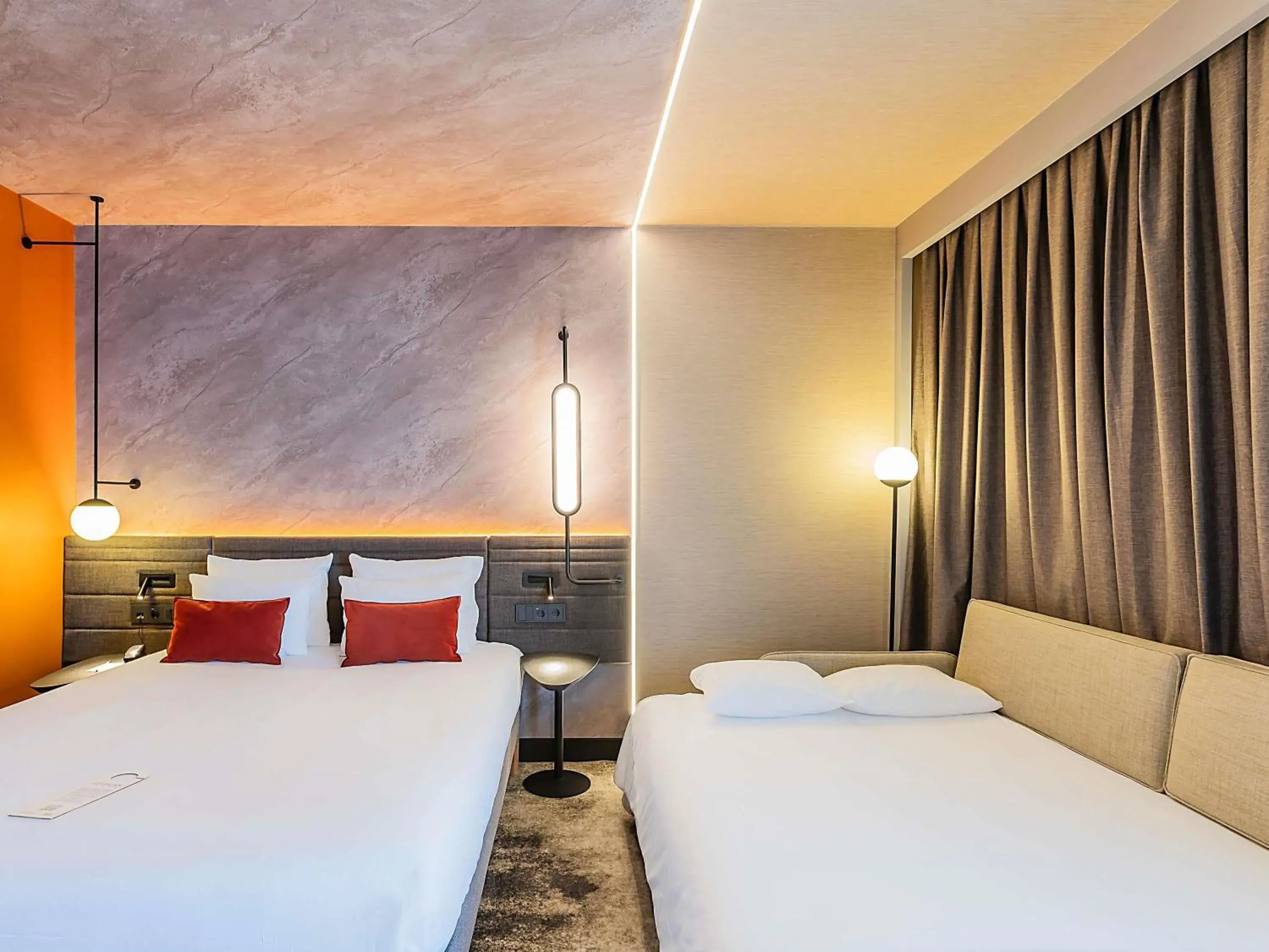 Bedroom, Bed in Novotel Lisboa Bedroom, Bed in Novotel Lisboa