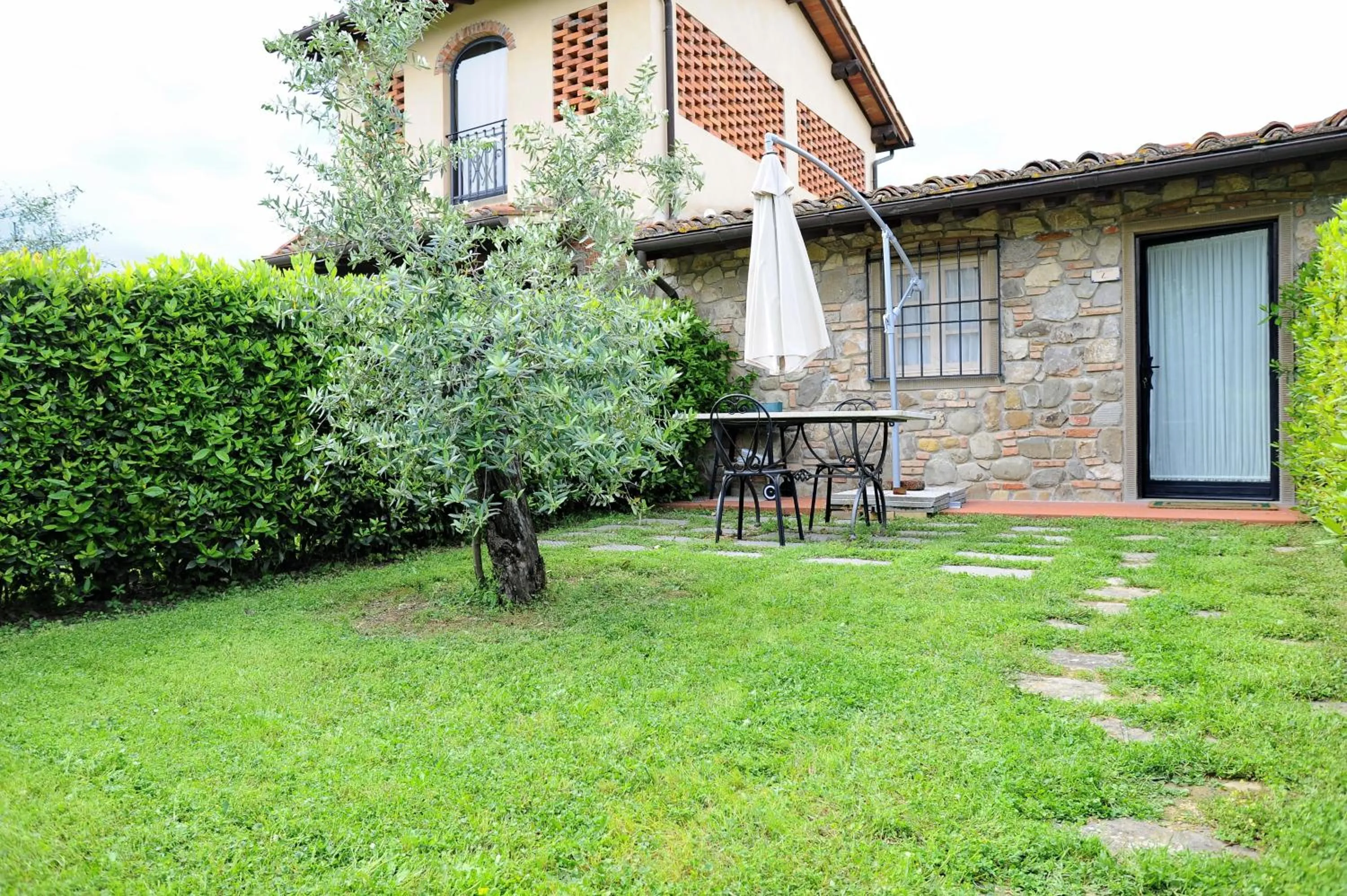 Garden in Erboli Residence