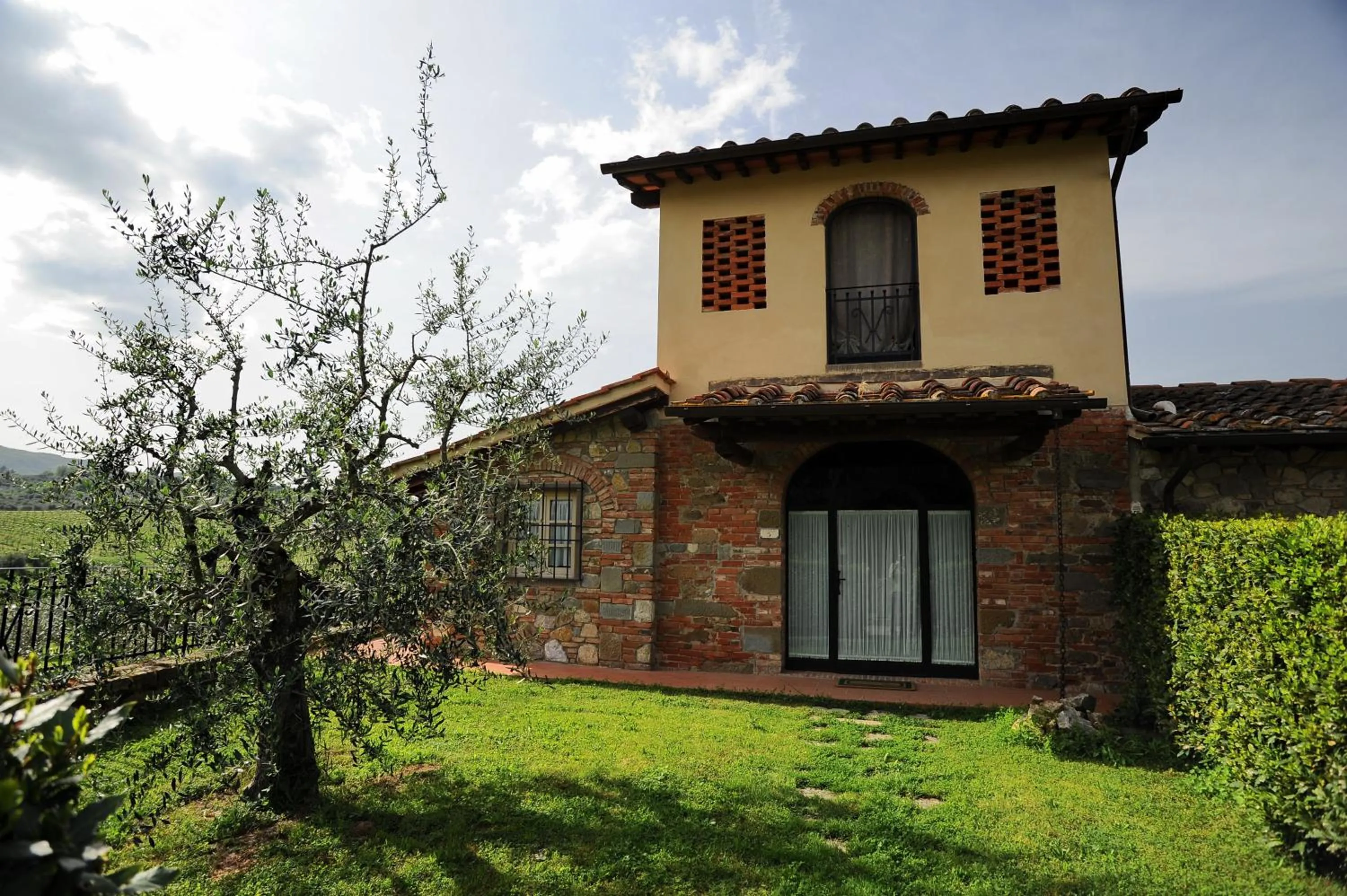 Facade/entrance in Erboli Residence