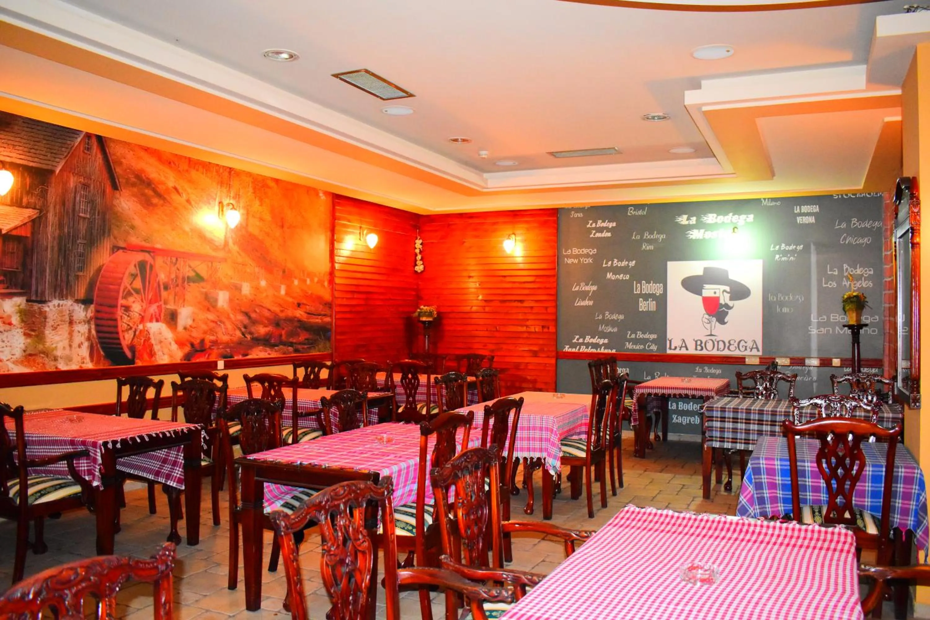 Restaurant/places to eat in Hotel Vila Ivanković