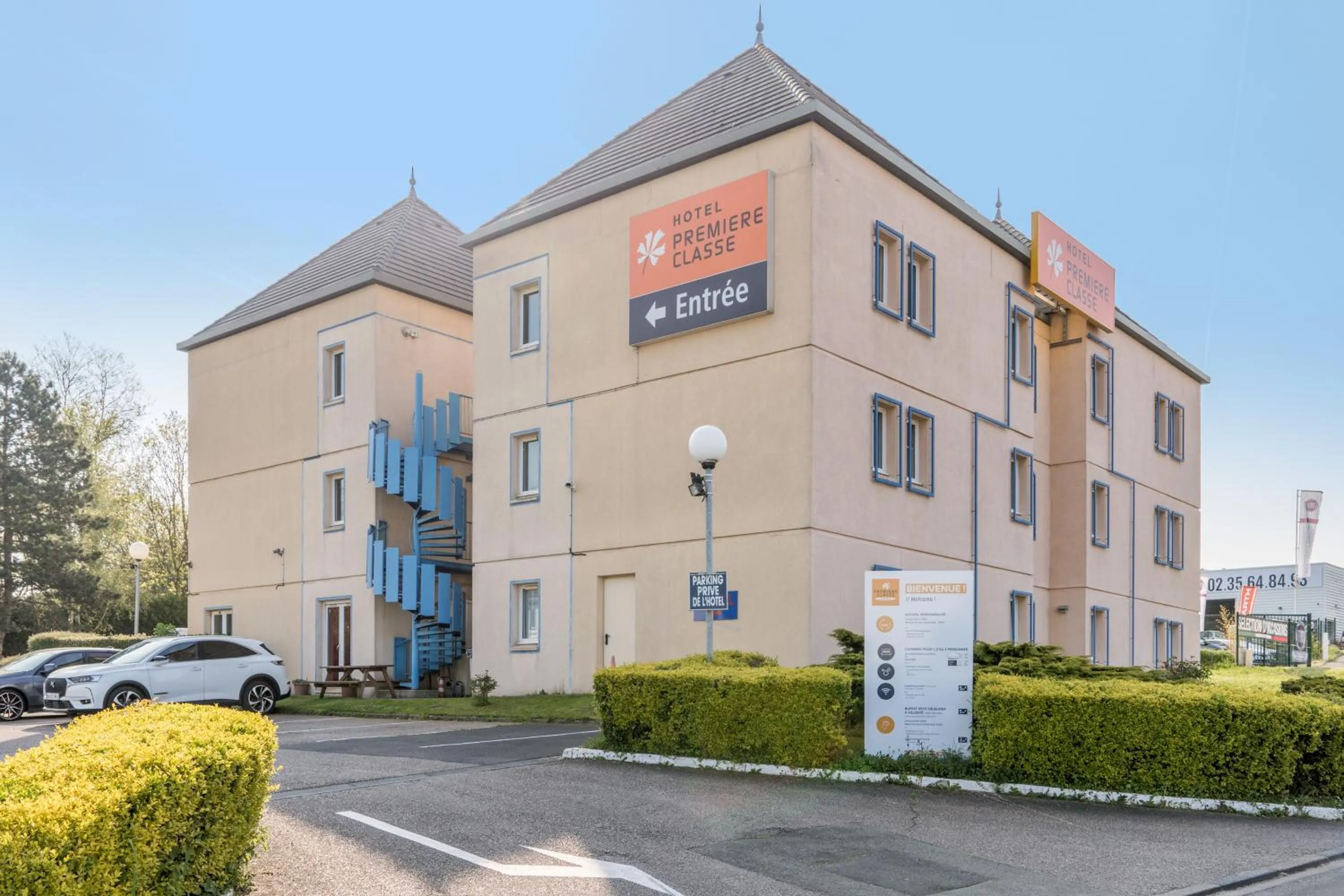 Property building in Premiere Classe Rouen Nord - Barentin