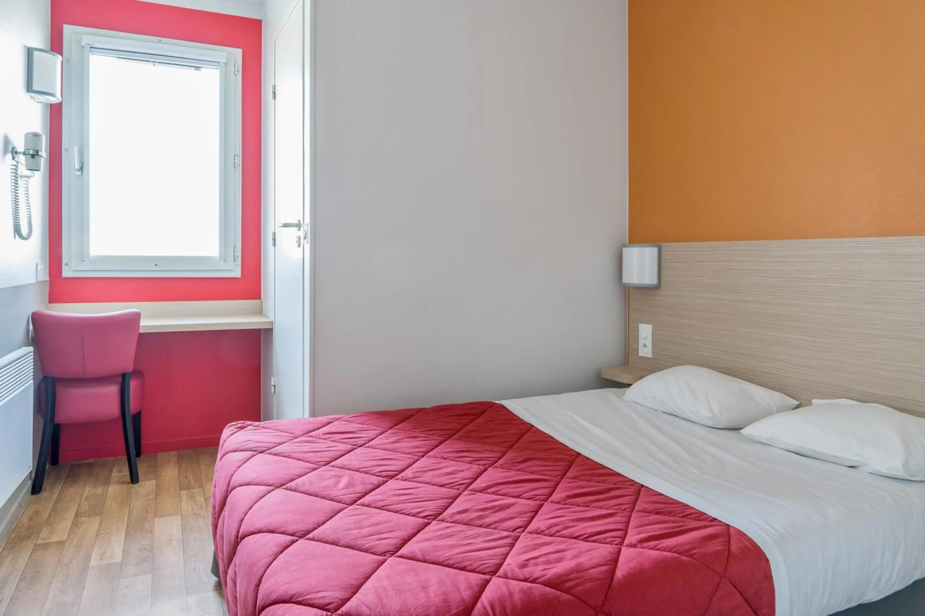 Photo of the whole room, Bed in Premiere Classe Rouen Nord - Barentin Photo of the whole room, Bed in Premiere Classe Rouen Nord - Barentin