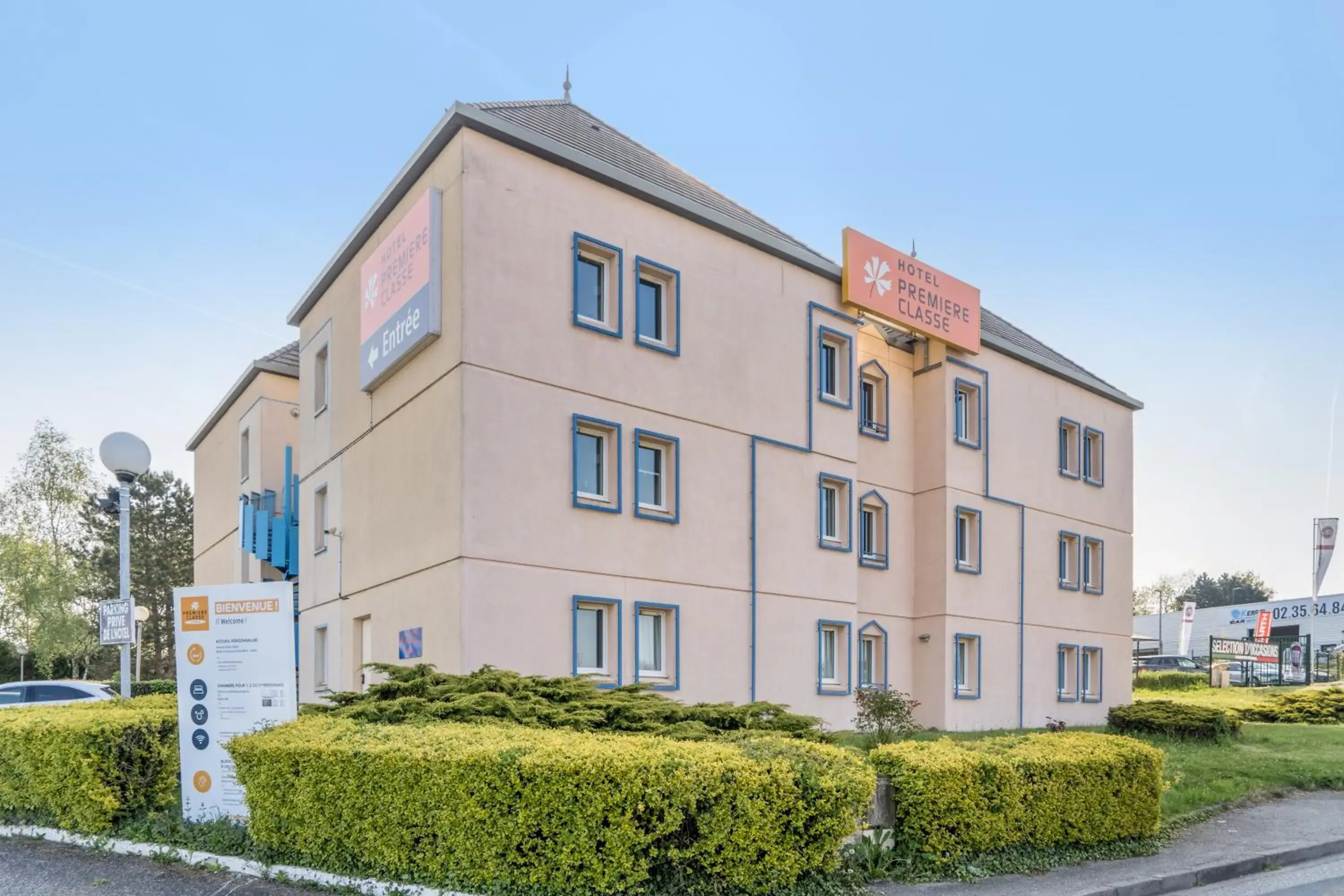 Property building in Premiere Classe Rouen Nord - Barentin Property building in Premiere Classe Rouen Nord - Barentin