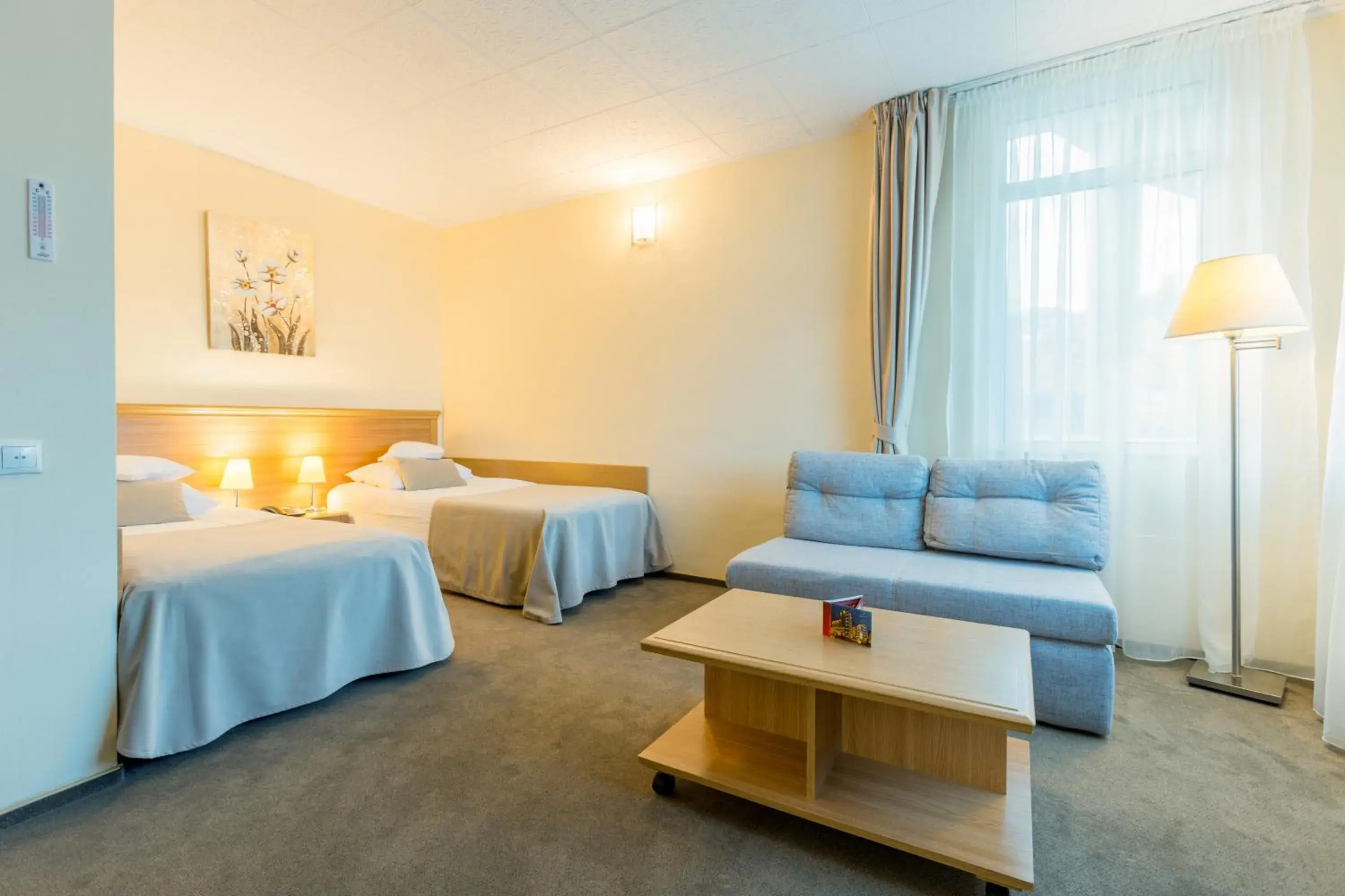 Photo of the whole room, Bed in Hotel Ambient Photo of the whole room, Bed in Hotel Ambient