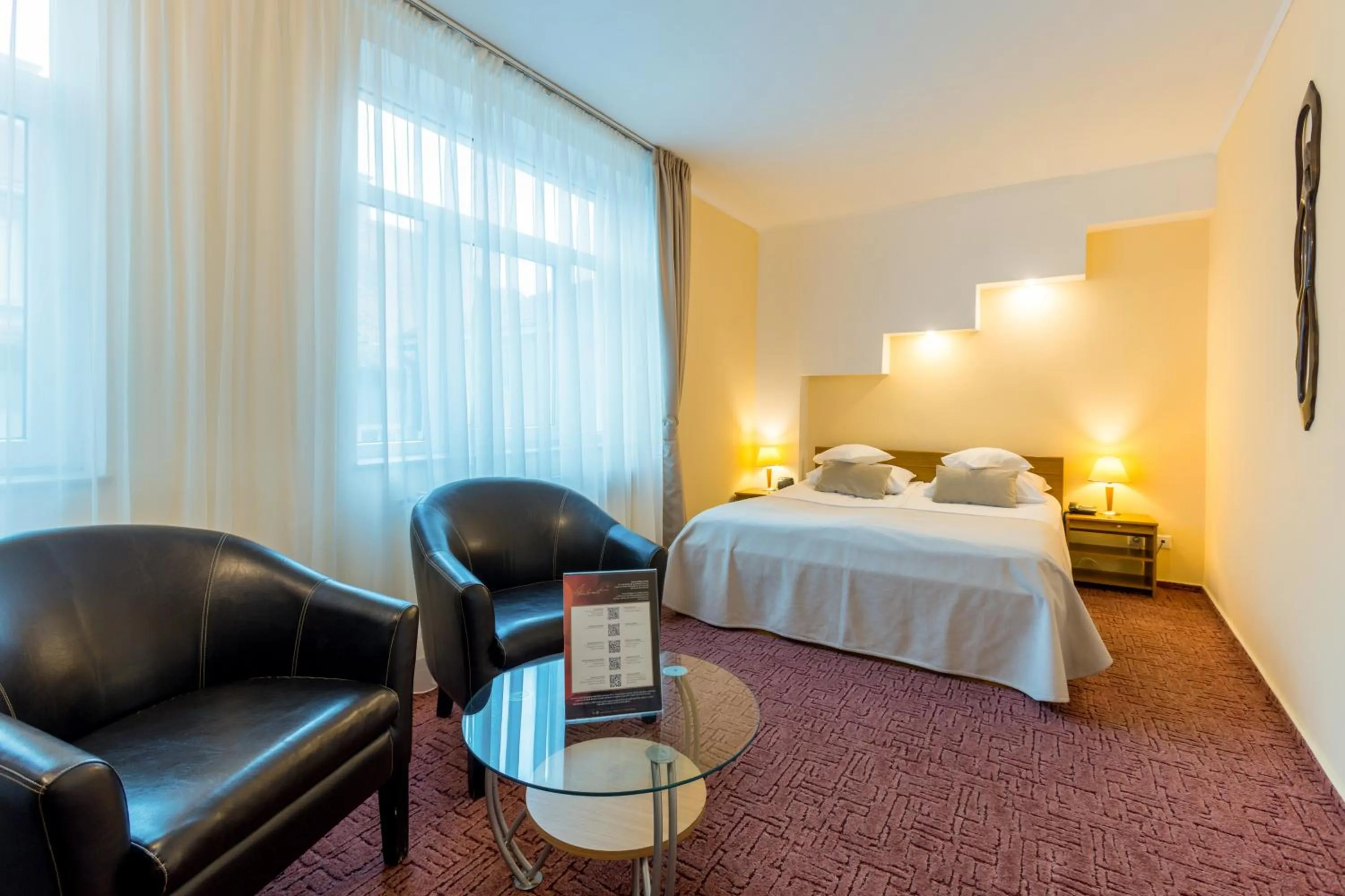 Photo of the whole room, Bed in Hotel Ambient