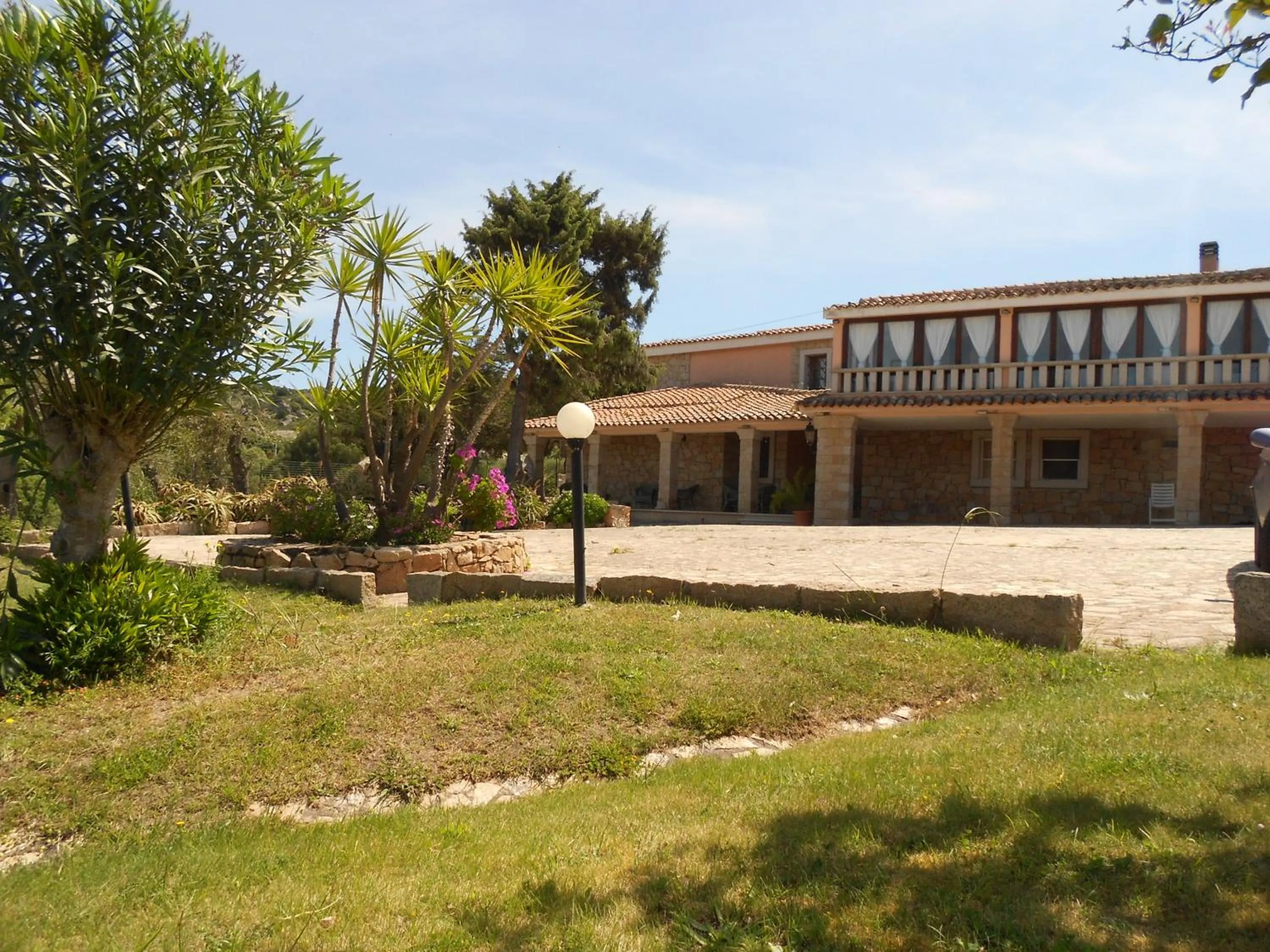 Property Building in Hotel Grazia Deledda