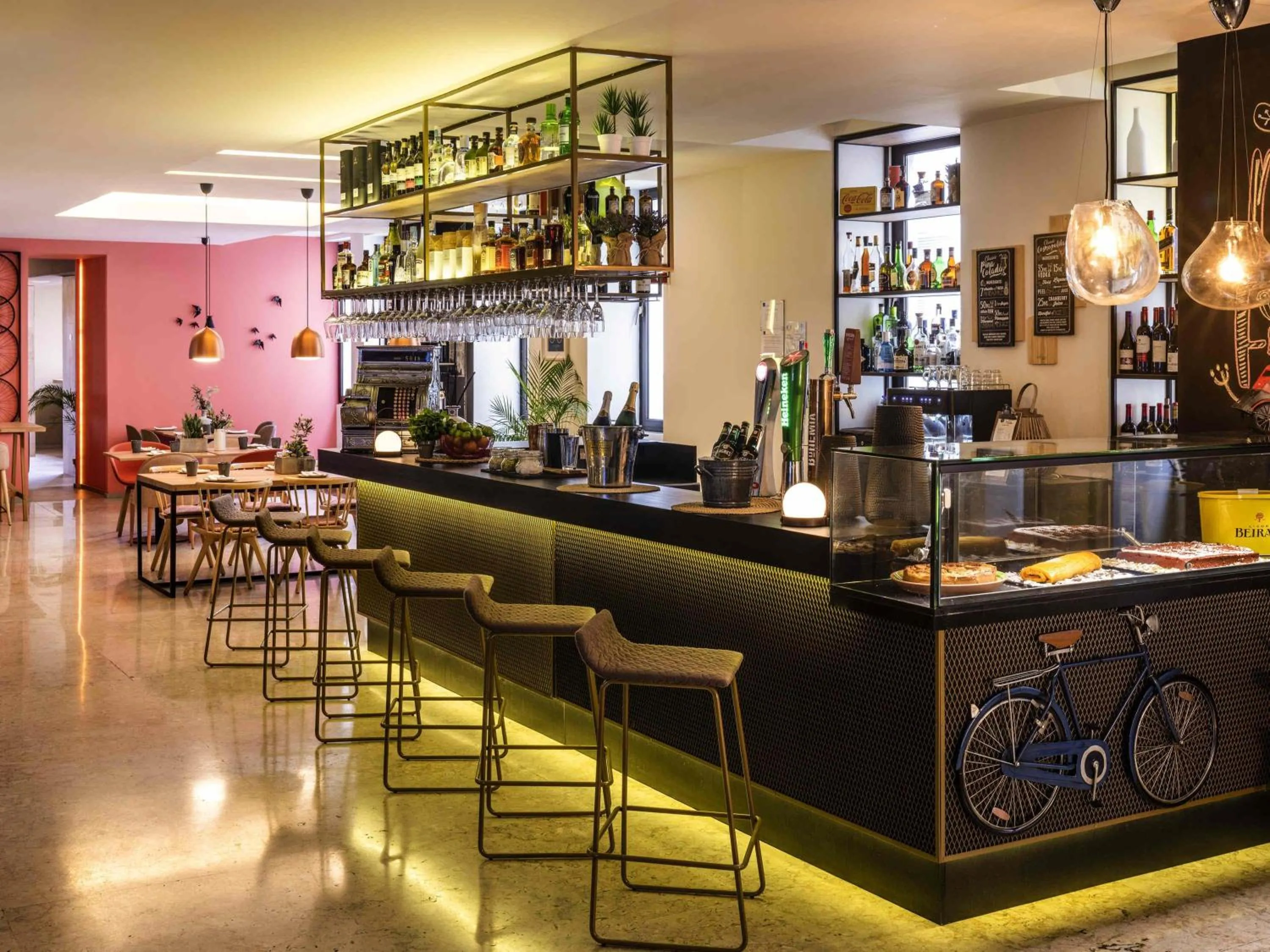 Lounge or bar in Mercure Porto Centro Santa Catarina