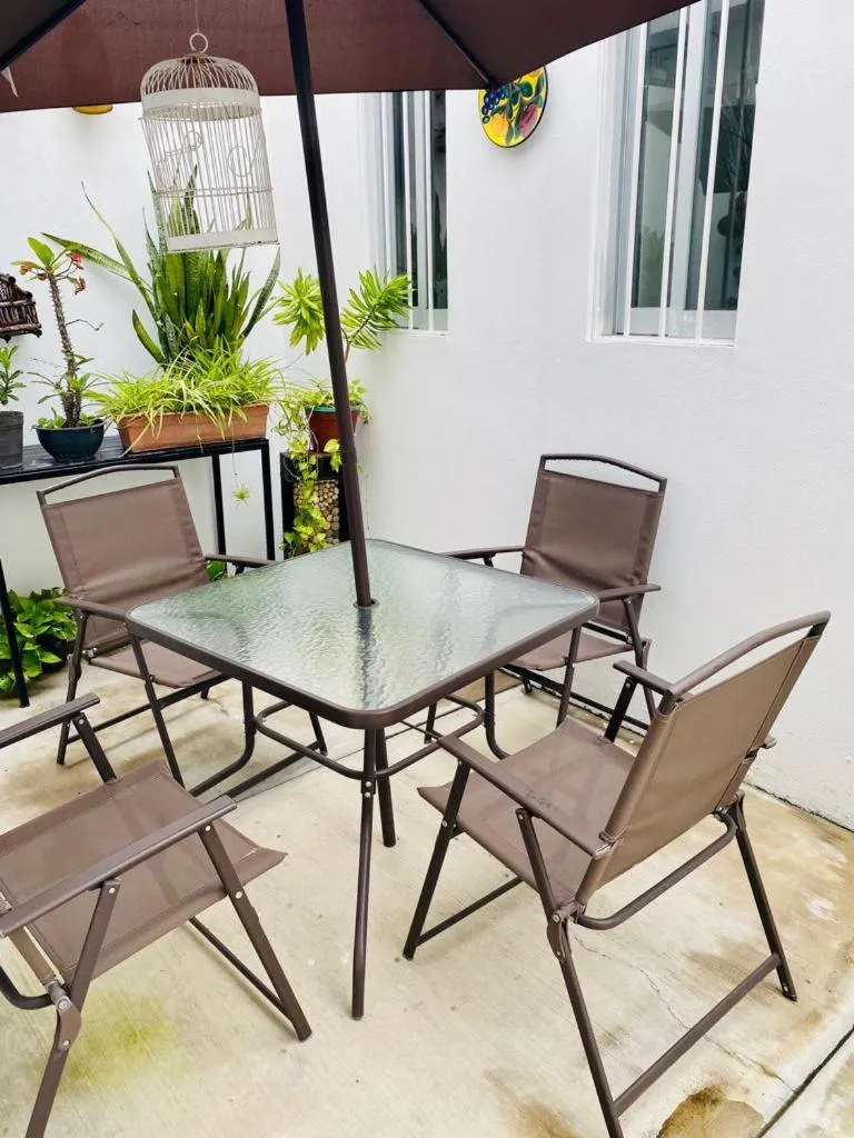 Inner courtyard view in El Rincon de Los Angeles