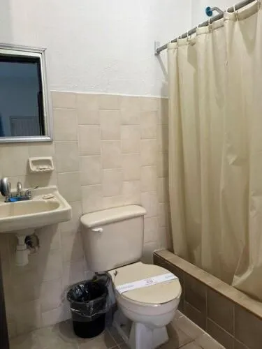 Bathroom in El Rincon de Los Angeles