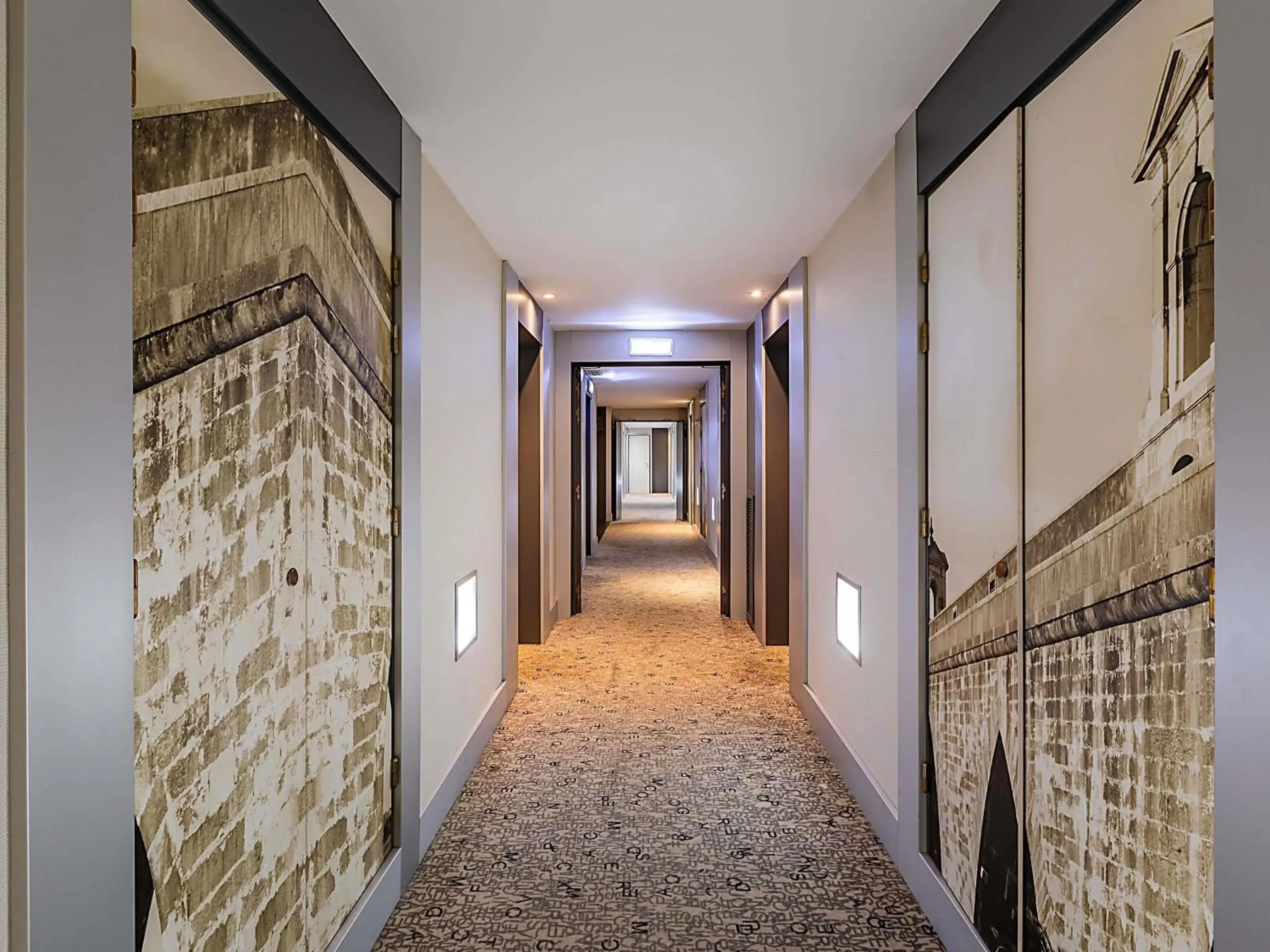 Property building in Hotel Mercure Lisboa Property building in Hotel Mercure Lisboa