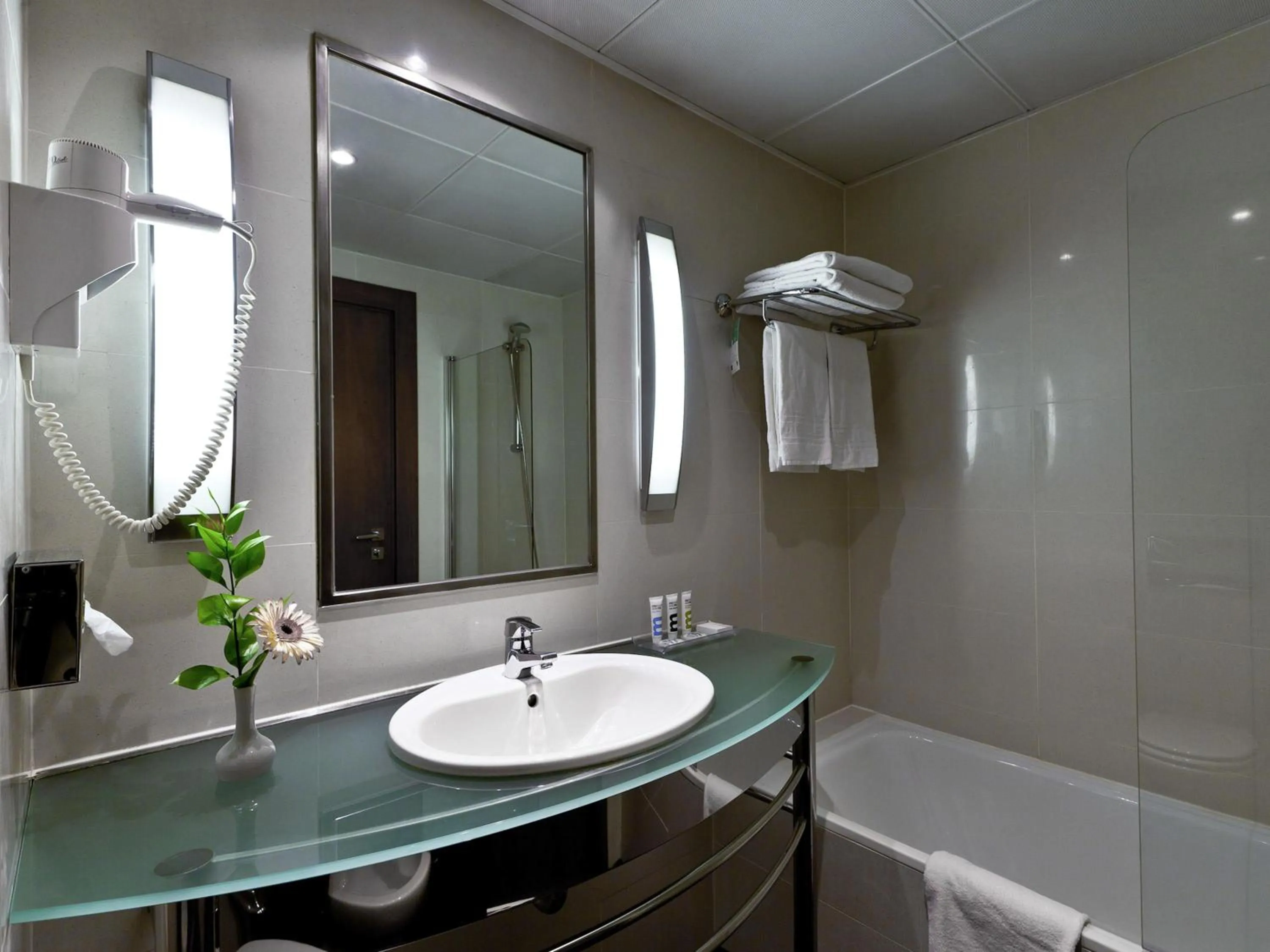 Bedroom in Hotel Mercure Lisboa