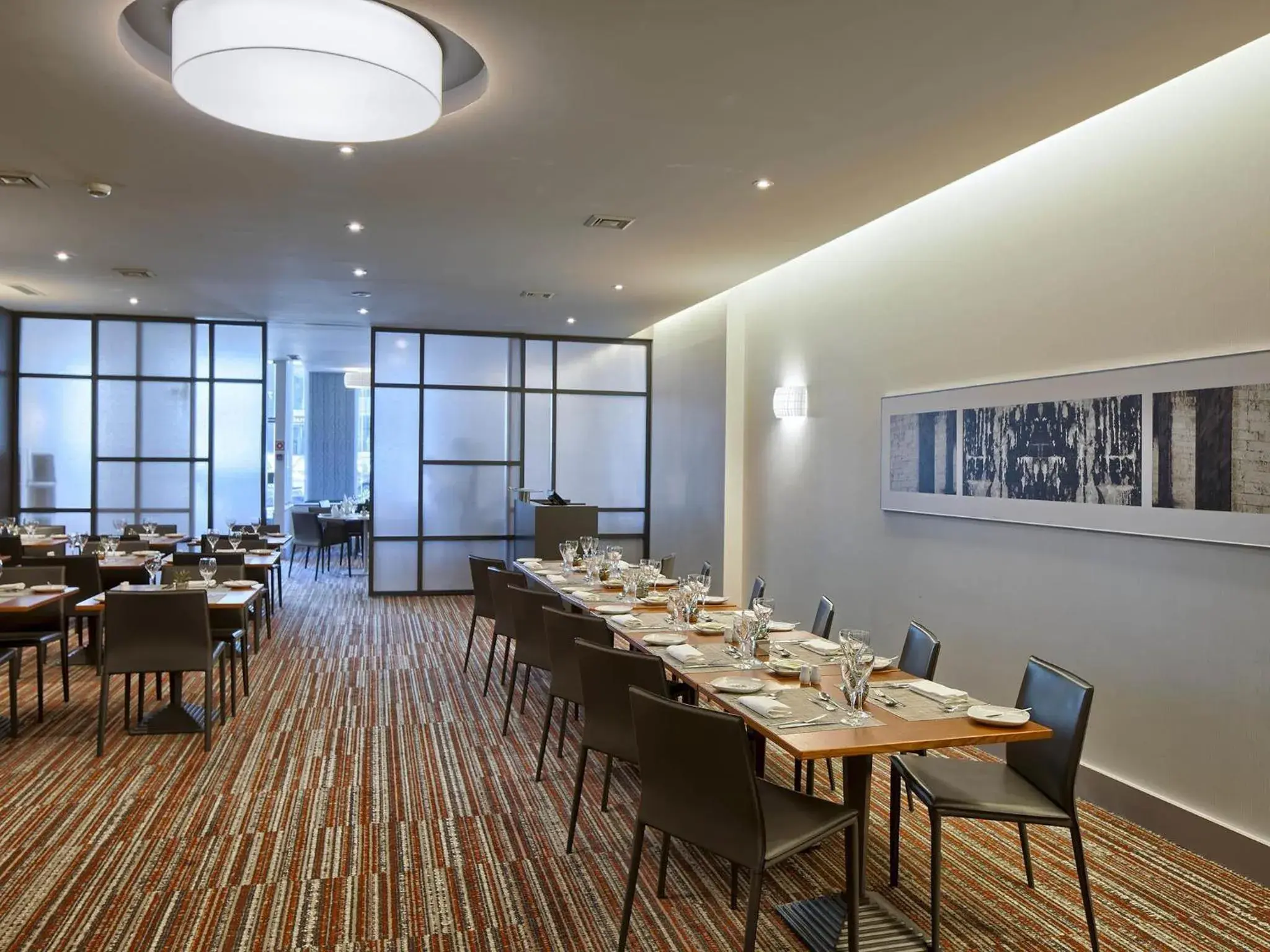 Restaurant/places to eat in Hotel Mercure Lisboa Restaurant/places to eat in Hotel Mercure Lisboa