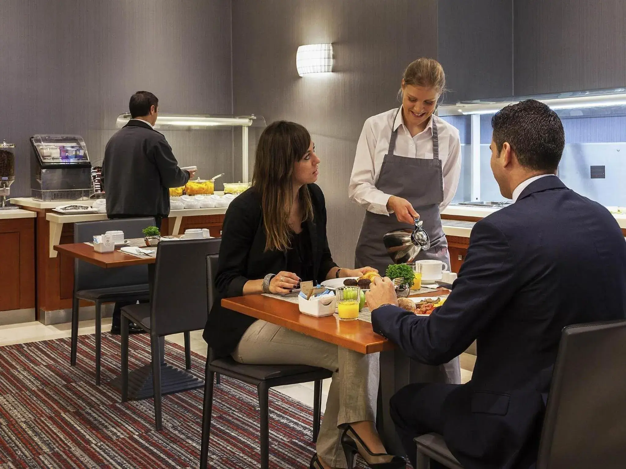 Restaurant/places to eat in Hotel Mercure Lisboa Restaurant/places to eat in Hotel Mercure Lisboa