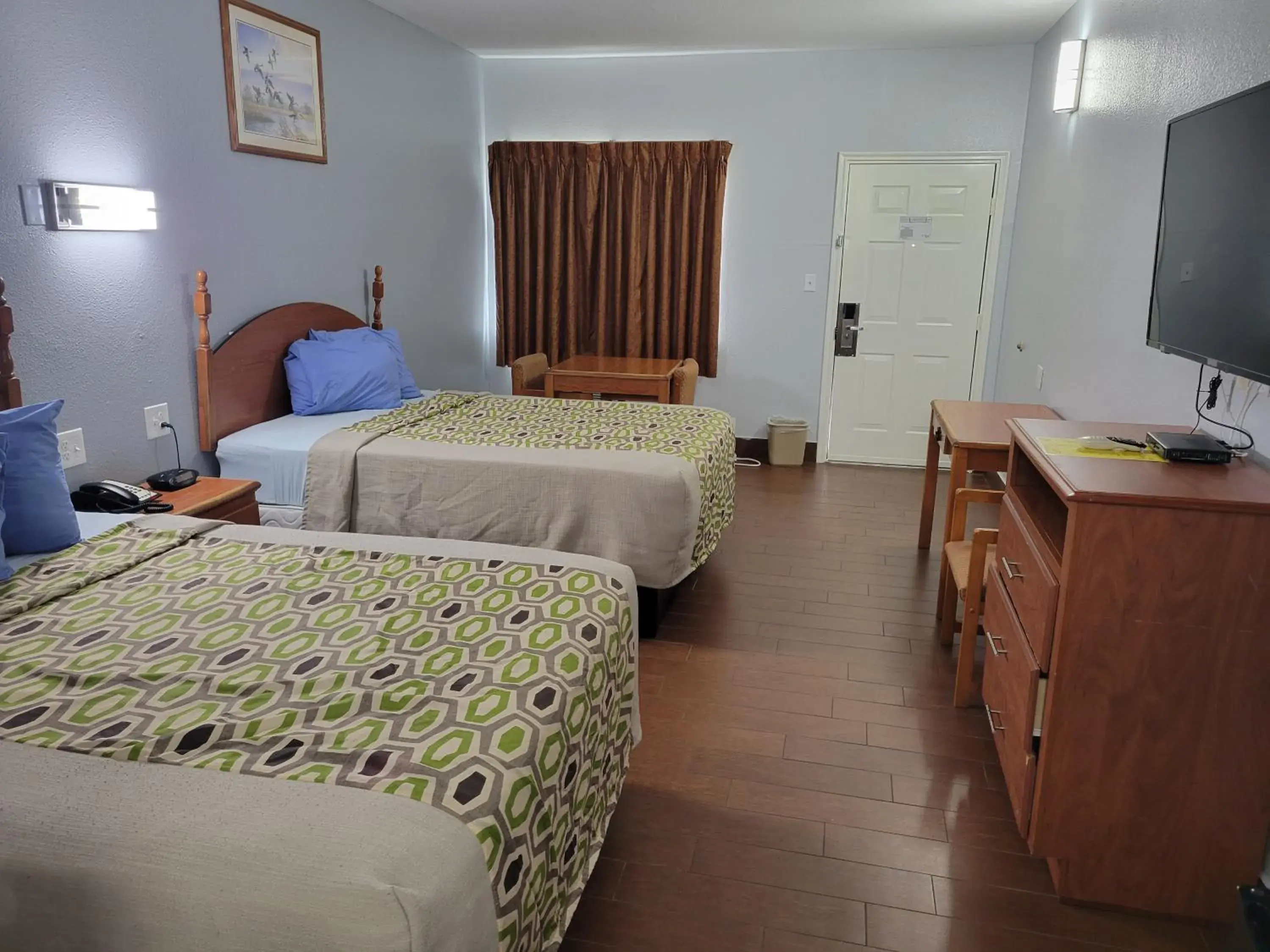 Bedroom, Bed in Scottish Inn & Suites Bedroom, Bed in Scottish Inn & Suites