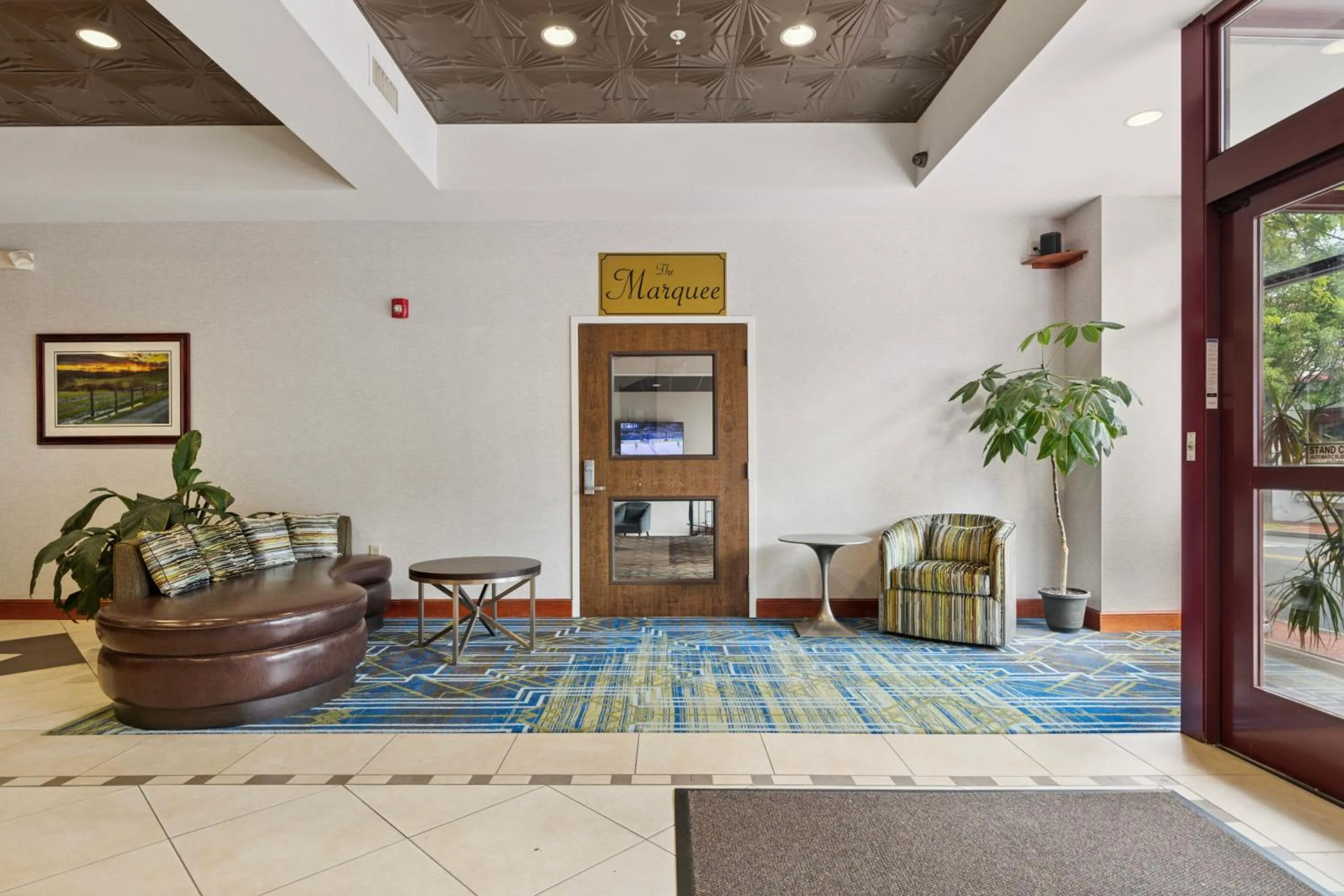 Lounge or bar in The Hotel Warner